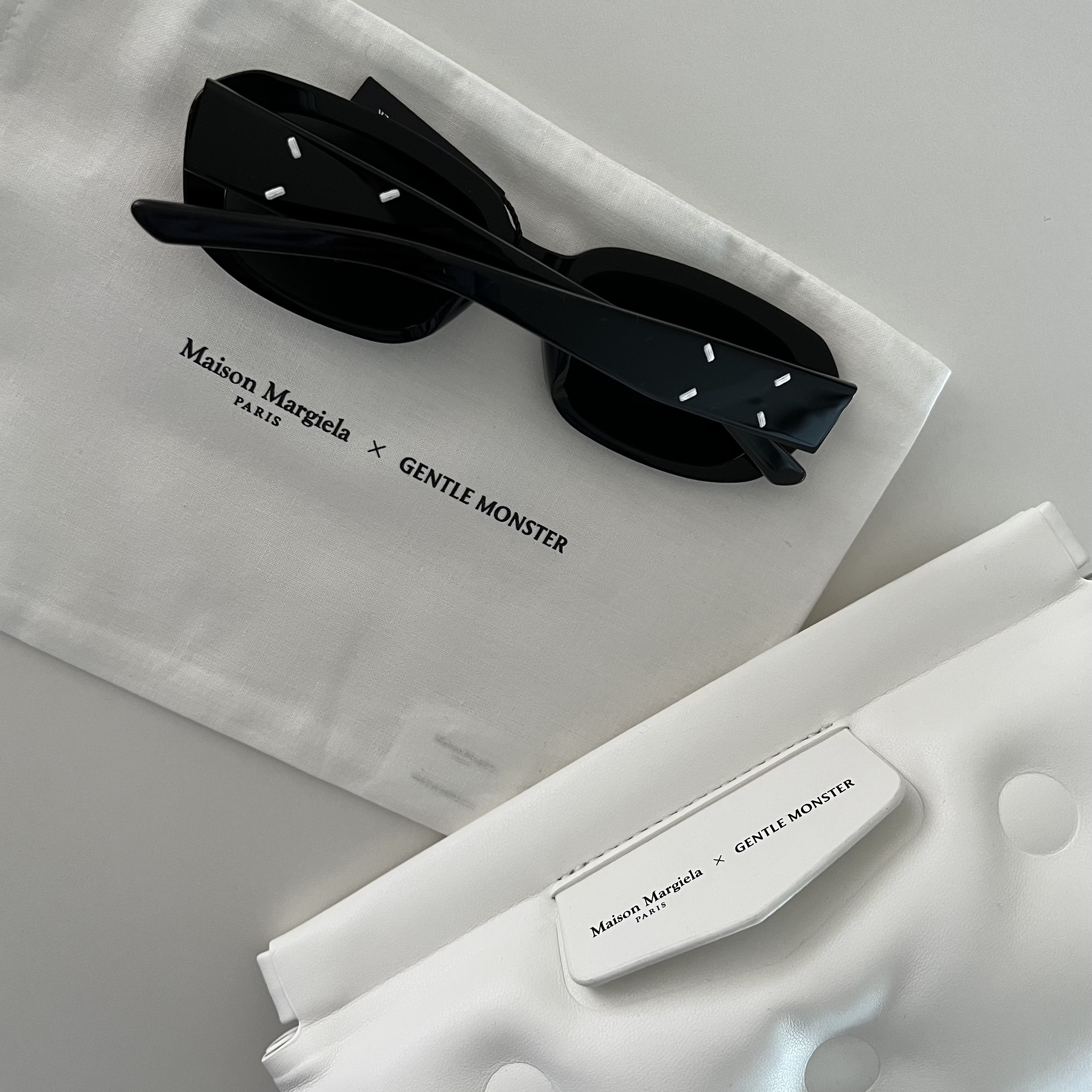Gentle Monster x Maison Margiela MM207 Black Gray 착용 스타일 - 6
