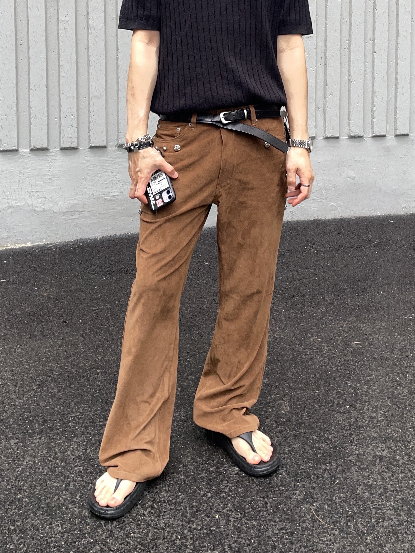 smallstupidtunes Stud Bootcut Suede Pants Brown, ALEXII Too Much Keyring Ver.2 착용 스타일 - 3