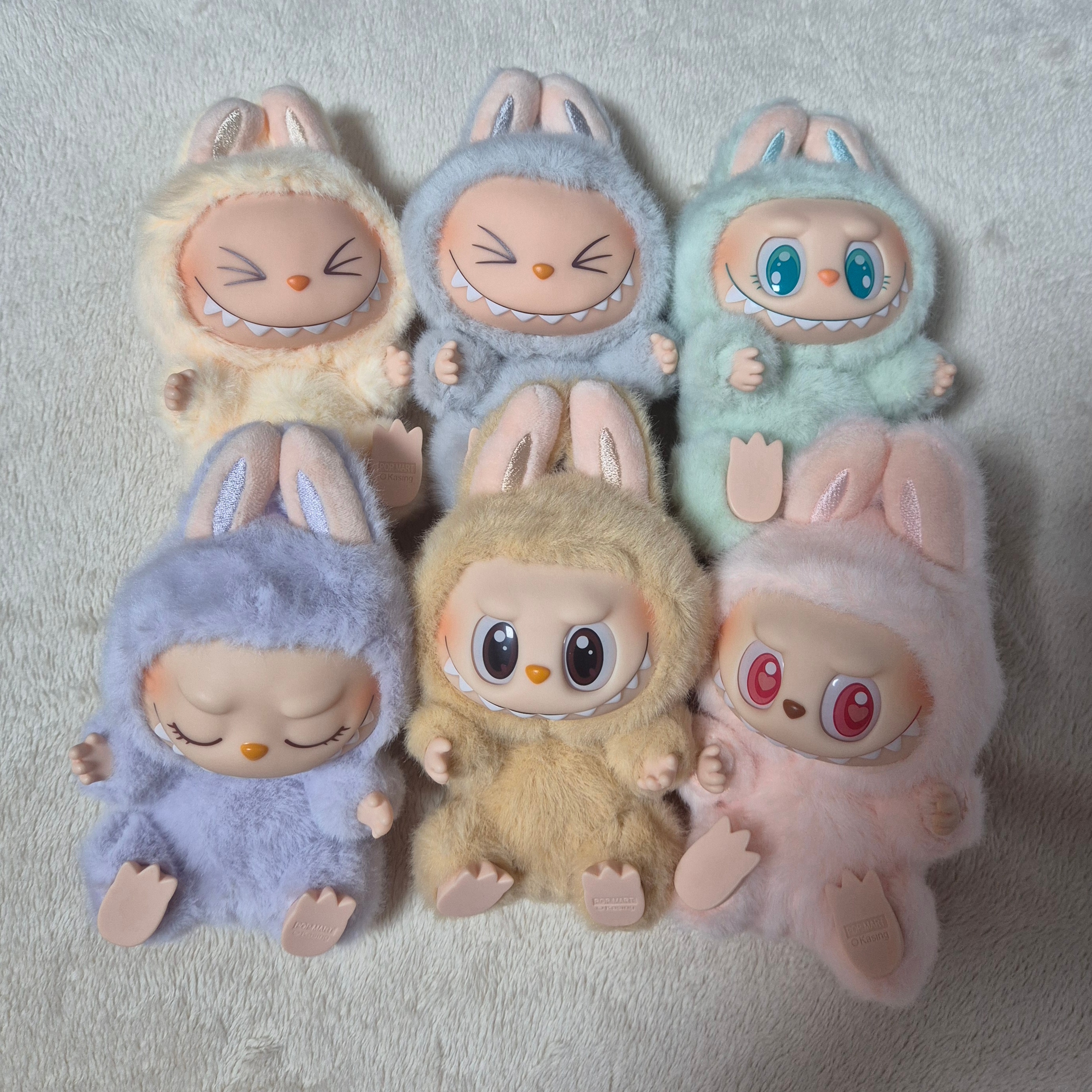 Pop Mart Labubu Let's Play Together Doll Series Dada Keyring (Opened Case), Pop Mart Labubu Let's Play Together Doll Series Sisi Keyring (Opened Case) 착용 스타일