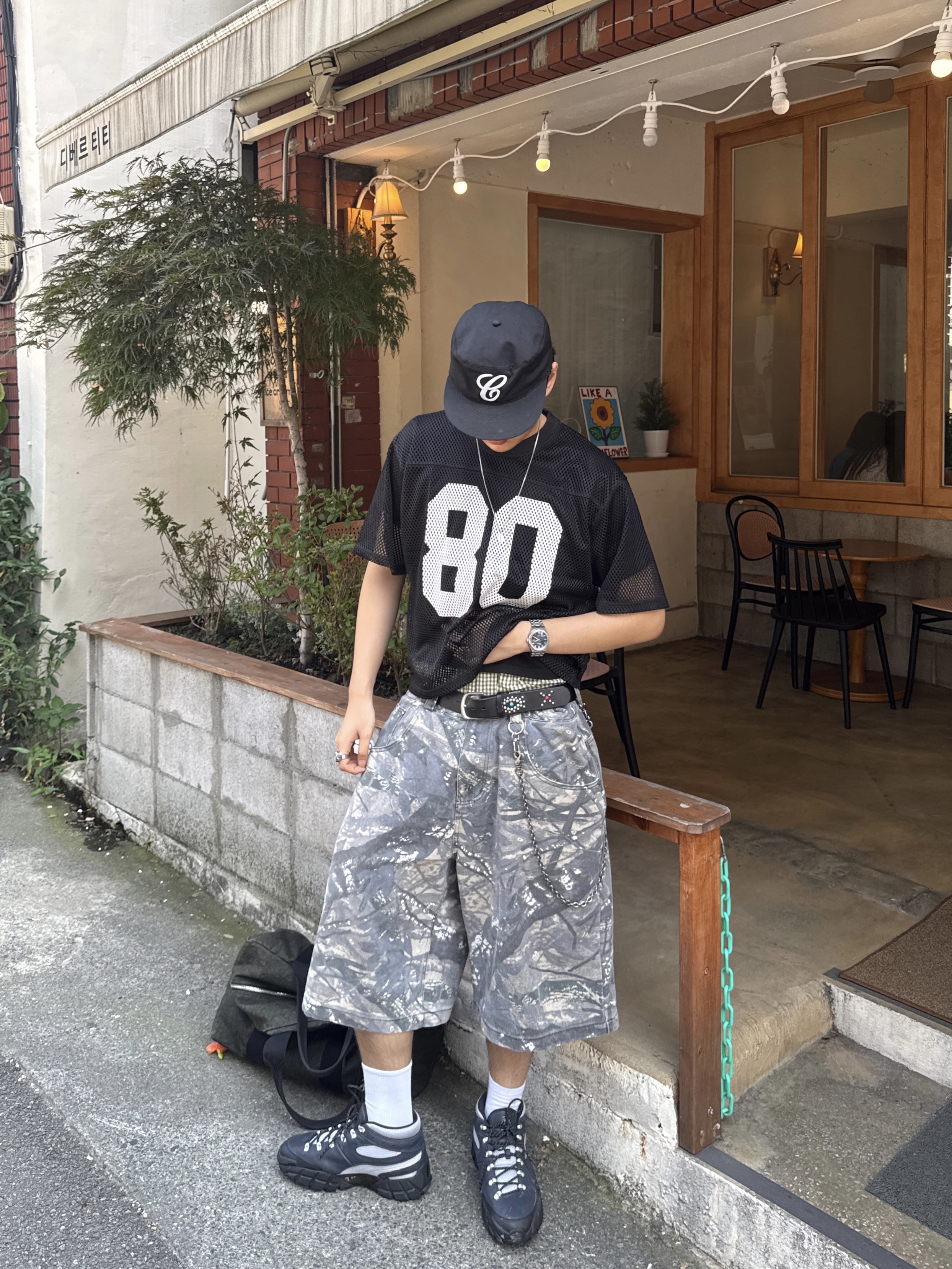 Stussy Team Jersey 80 Black, Puma x Skepta Forever Mid Boots Flat Dark Gray Puma Silver 착용 스타일 - 4
