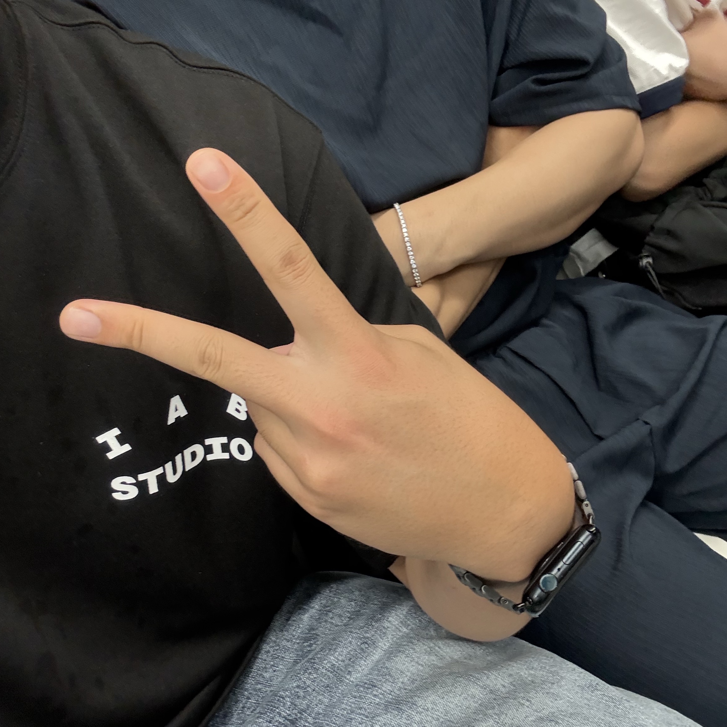 IAB Studio Basic T-Shirt Black White 착용 스타일