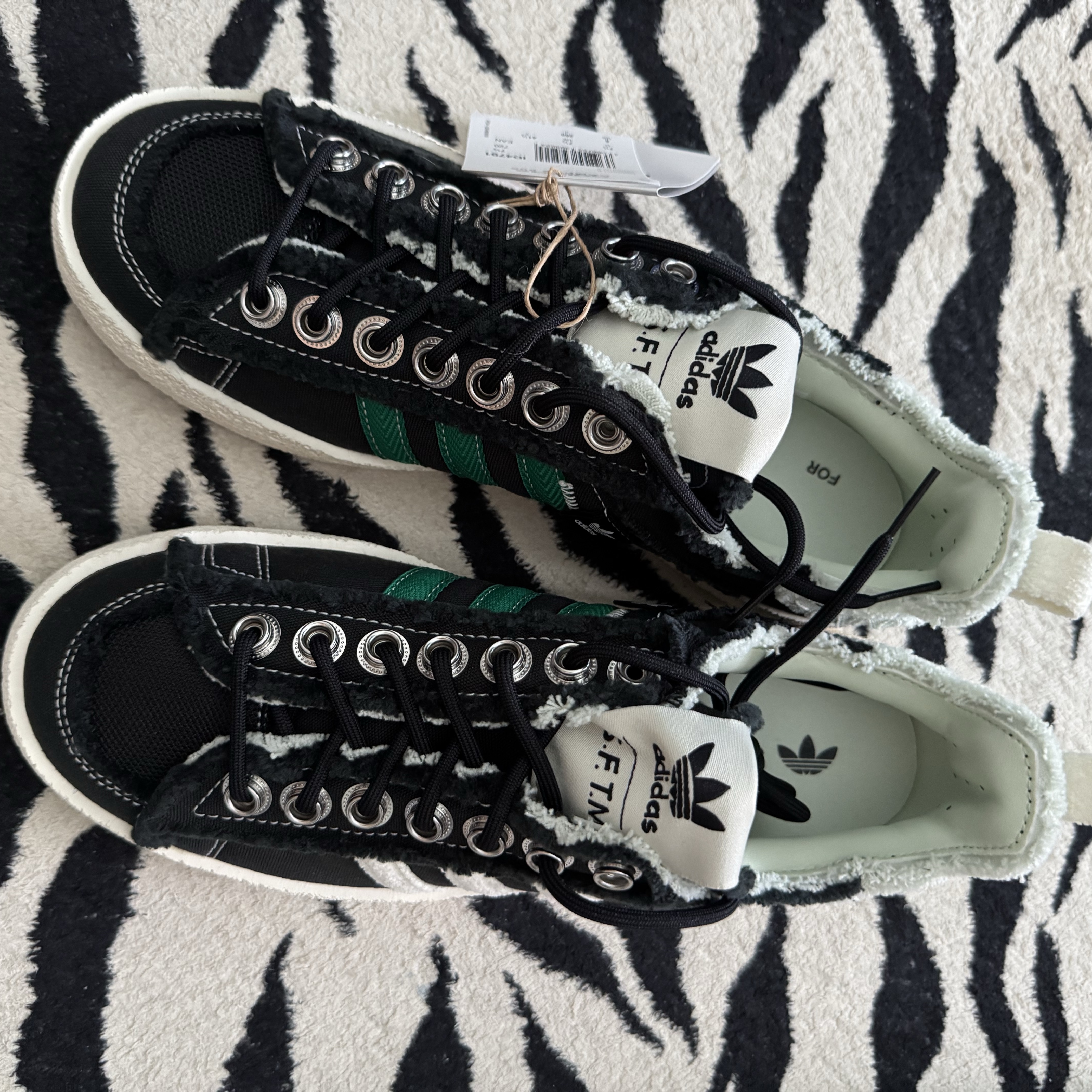 Adidas x Song for the Mute Campus 80s Core Black Cream White 착용 스타일 - 1