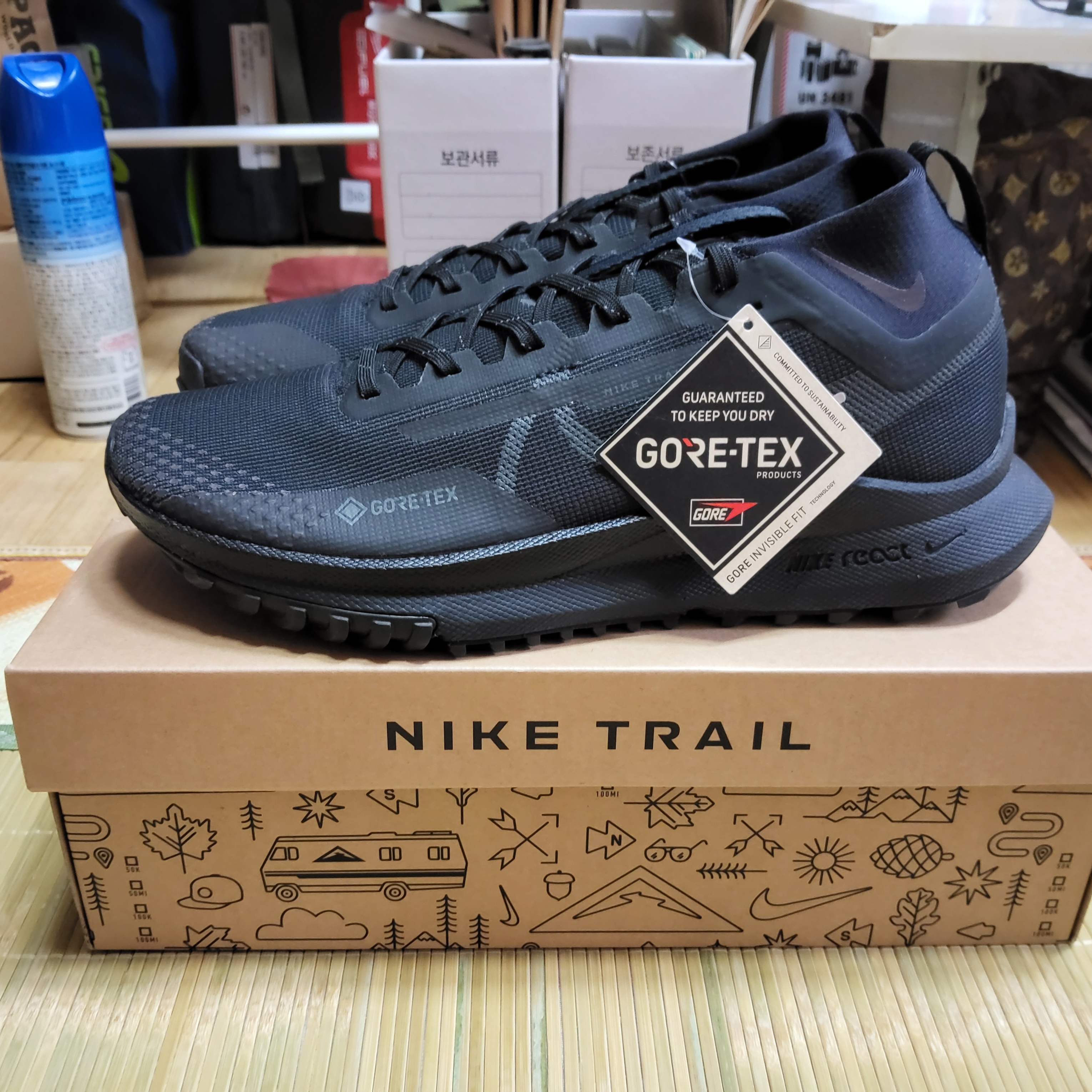 Nike React Pegasus Trail 4 Gore-Tex Black Velvet Brown 착용 스타일 - 1