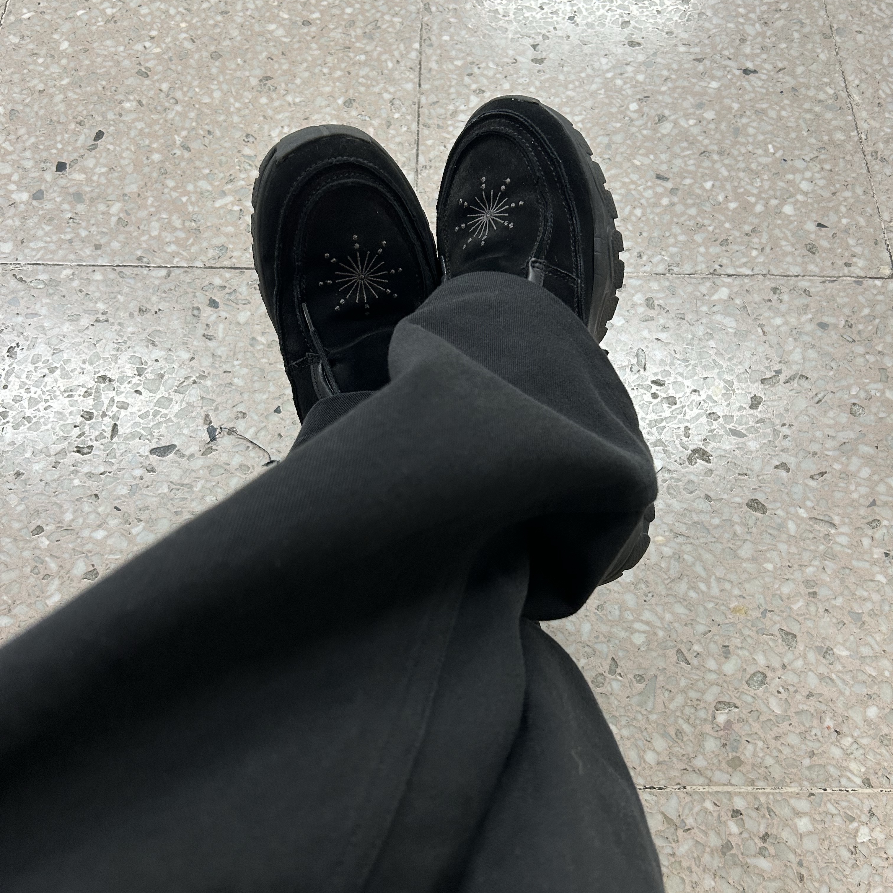 [KREAM 단독] Millo Archive X Negative Three Crescendo Desert Boots Black 착용 스타일