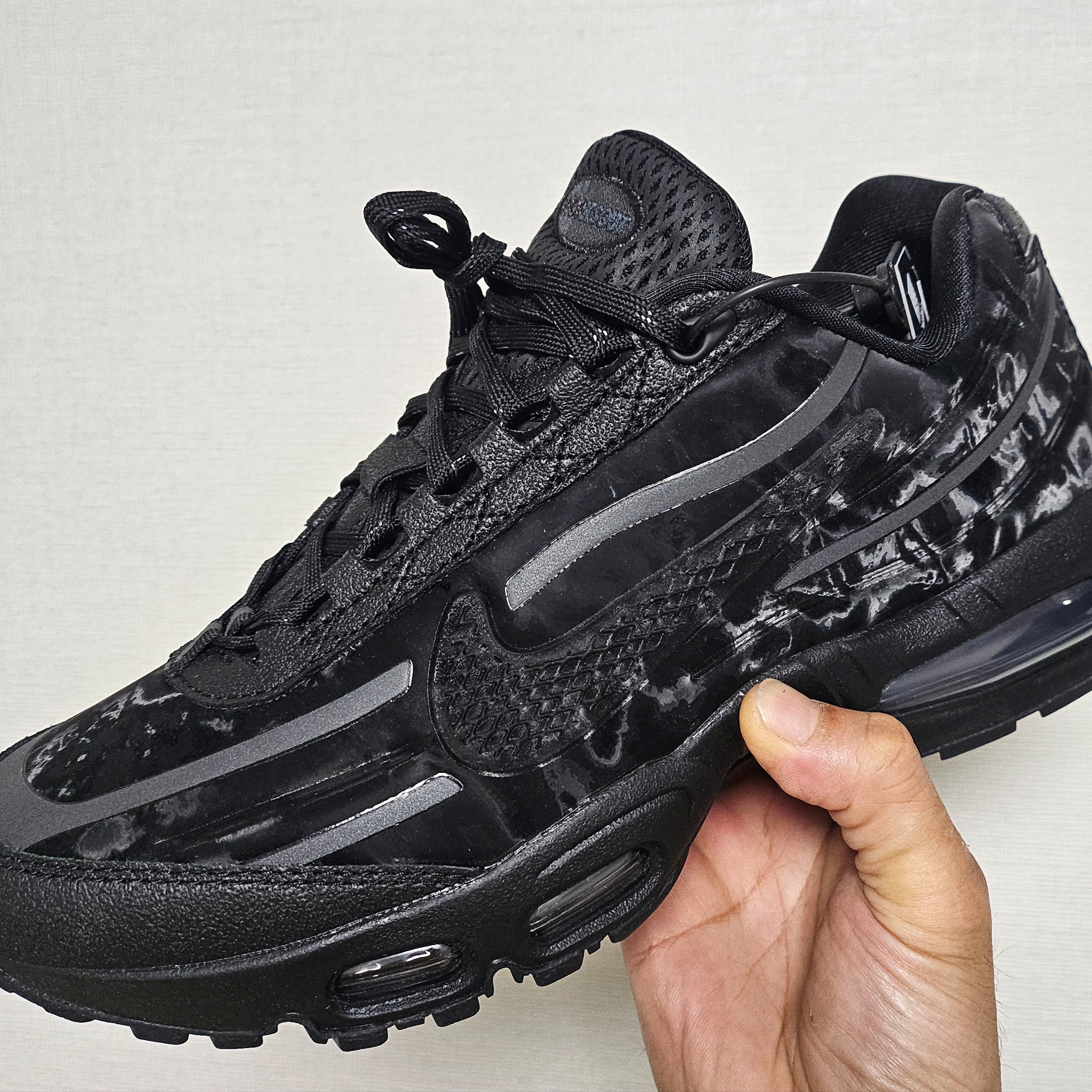 Nike x Worksout Air Max 95 Black Anthracite 착용 스타일 - 3