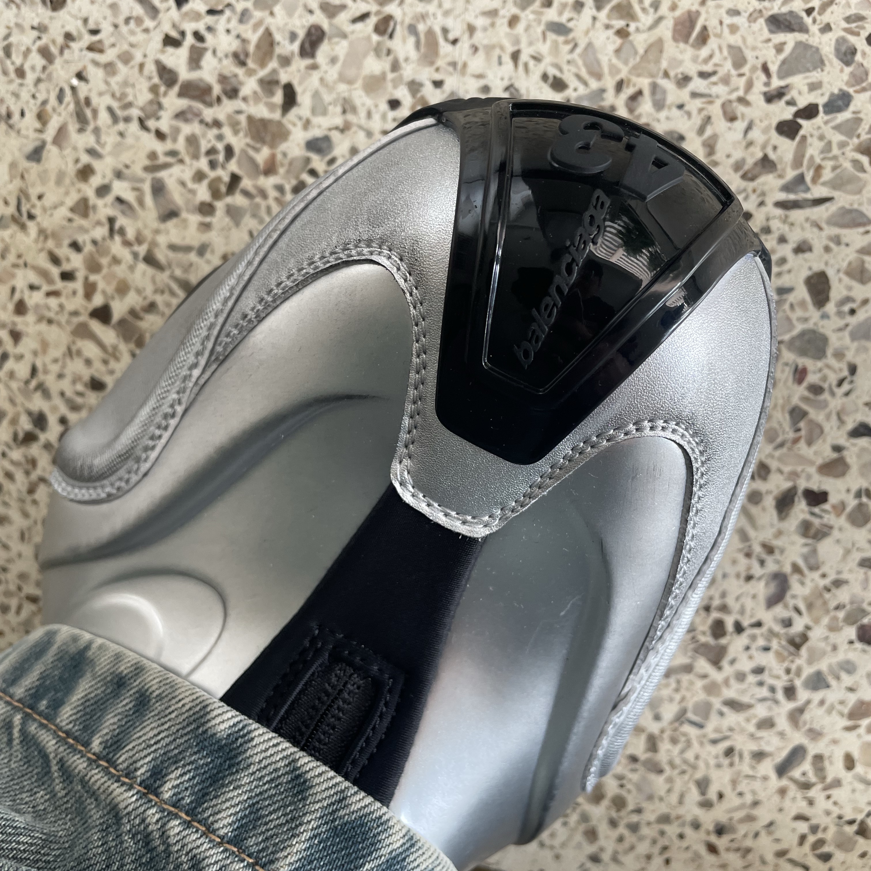 Balenciaga Basketball Sneakers Silver Black, Rolex GMT-Master II 40mm 126710BLNR Black Jubilee 착용 스타일 - 3