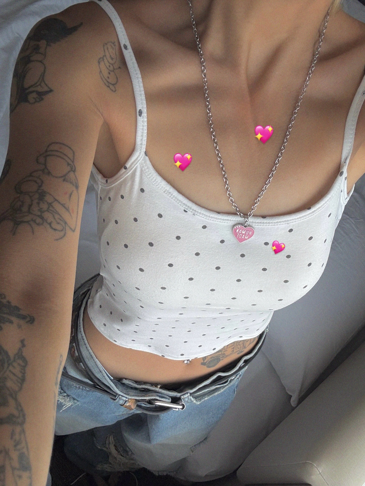 Human Made Heart Necklace Pink 착용 스타일