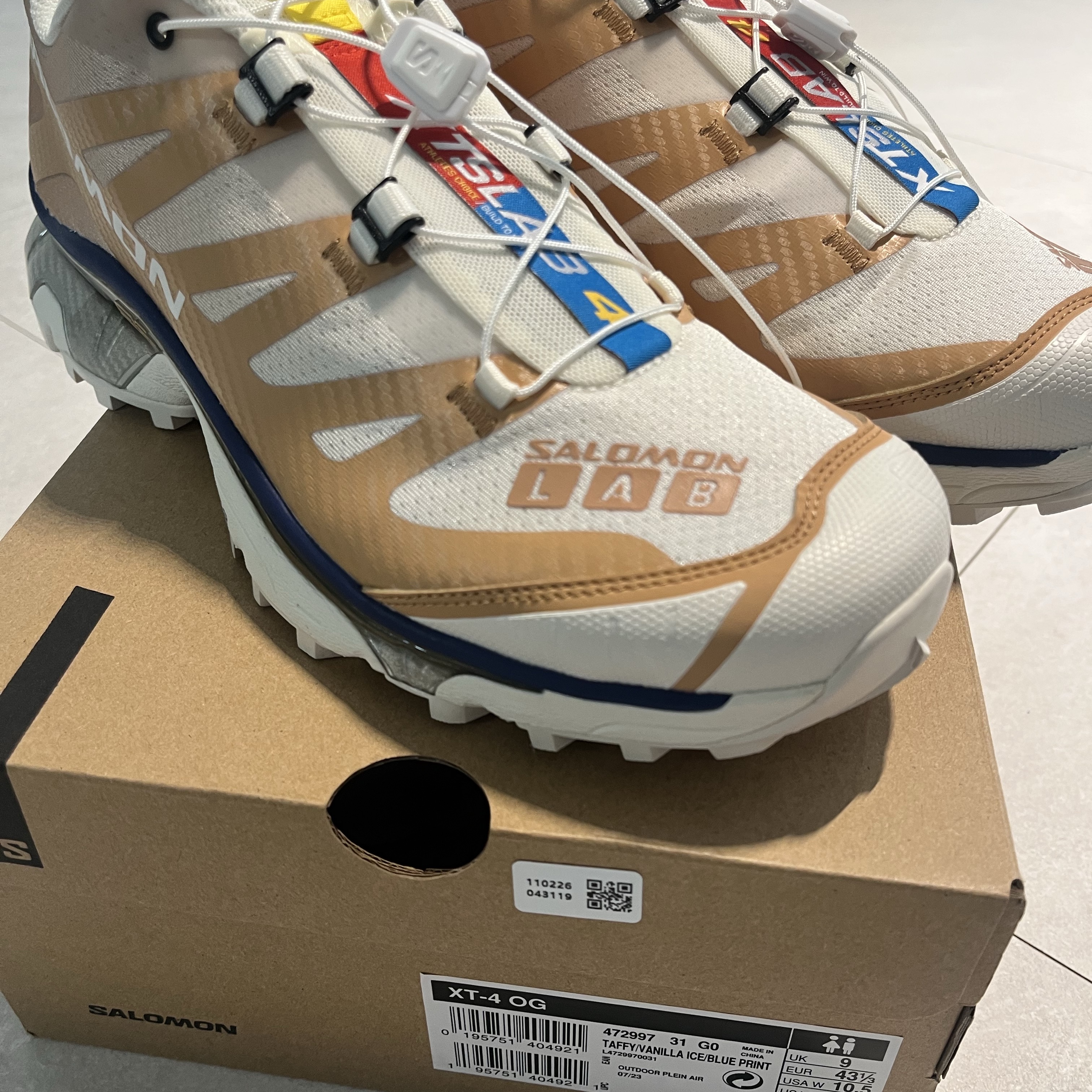 Salomon XT-4 OG Taffy Vanilla Ice Blue Print 착용 스타일