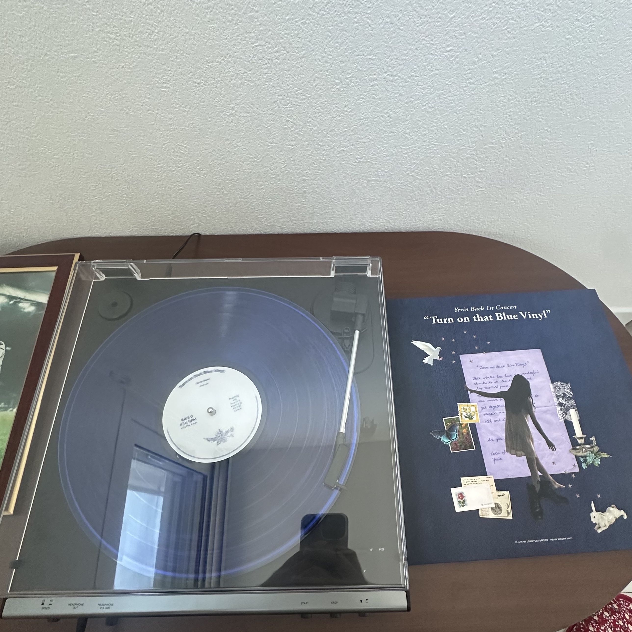 ペクイェリン Turn on that Blue Vinyl ktown4u.com : Yerin Baek - Solo Performance [Turn on that Blue