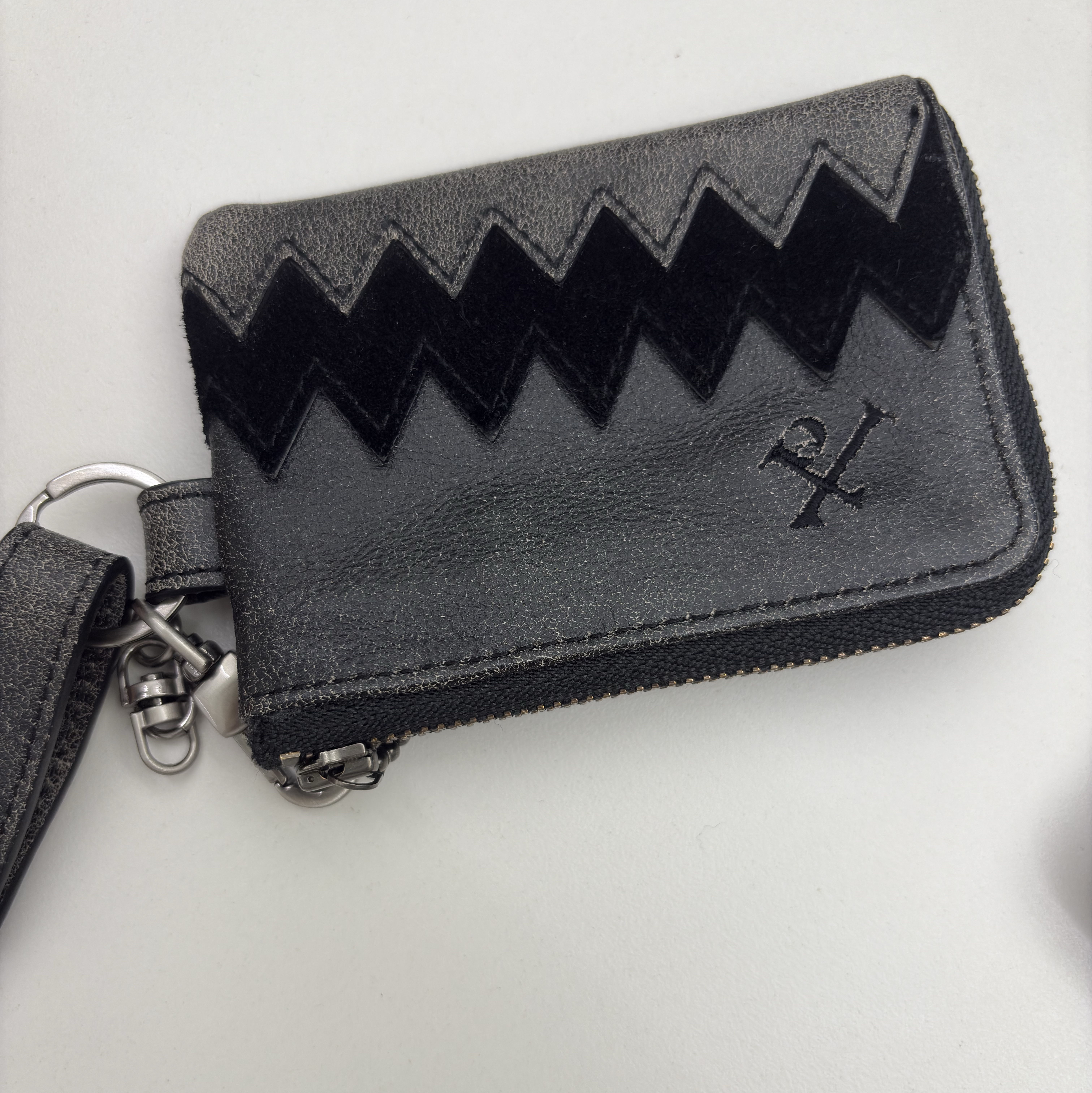 [프리오더] Polyteru Zigzag Card Wallet Black 착용 스타일