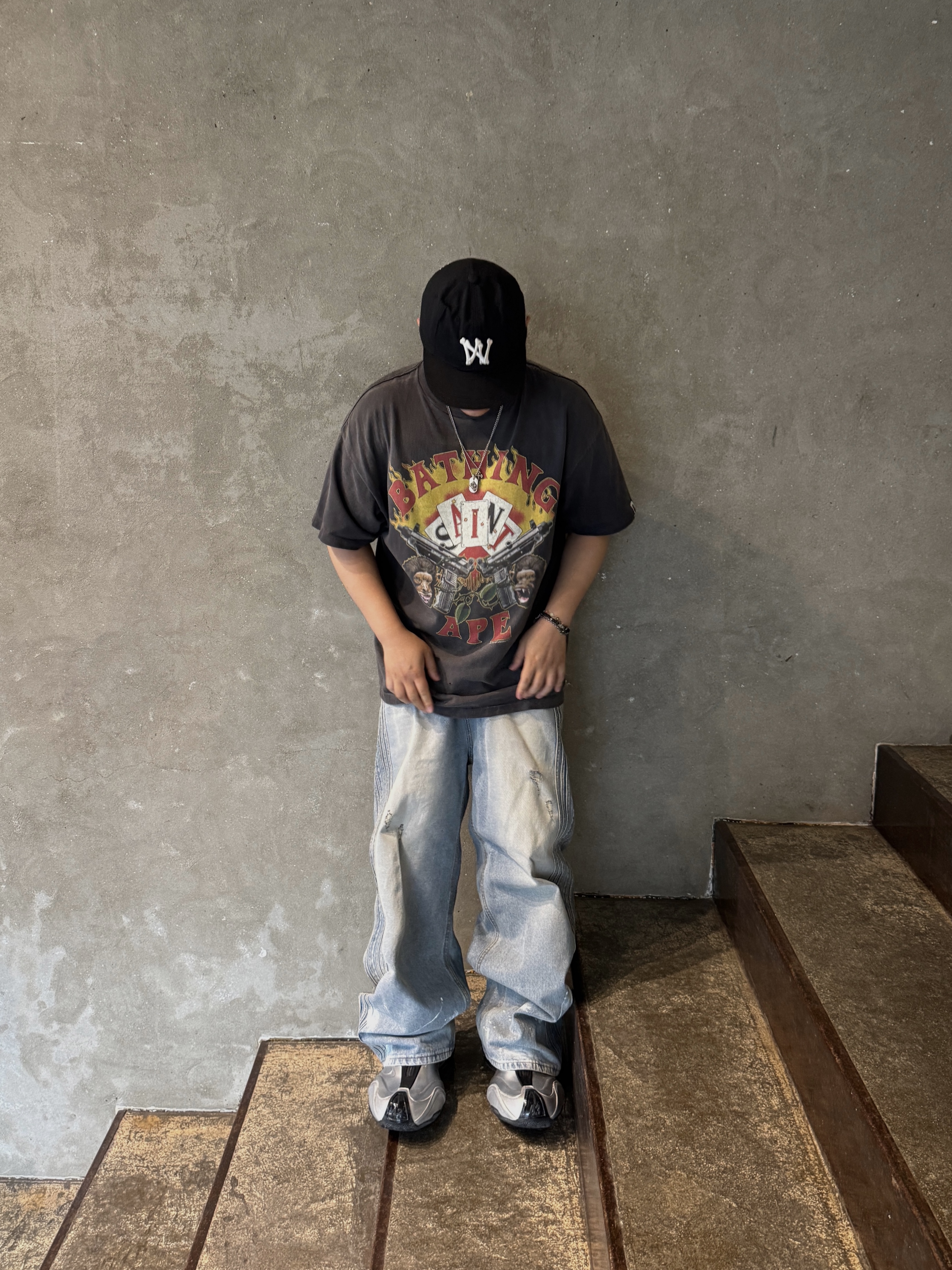 Aoiro 6-Panel Bone A/N Cap Black, [더블적립]Farfromwhat Far Washed Pin Tuck Jeans Blue 착용 스타일 - 5