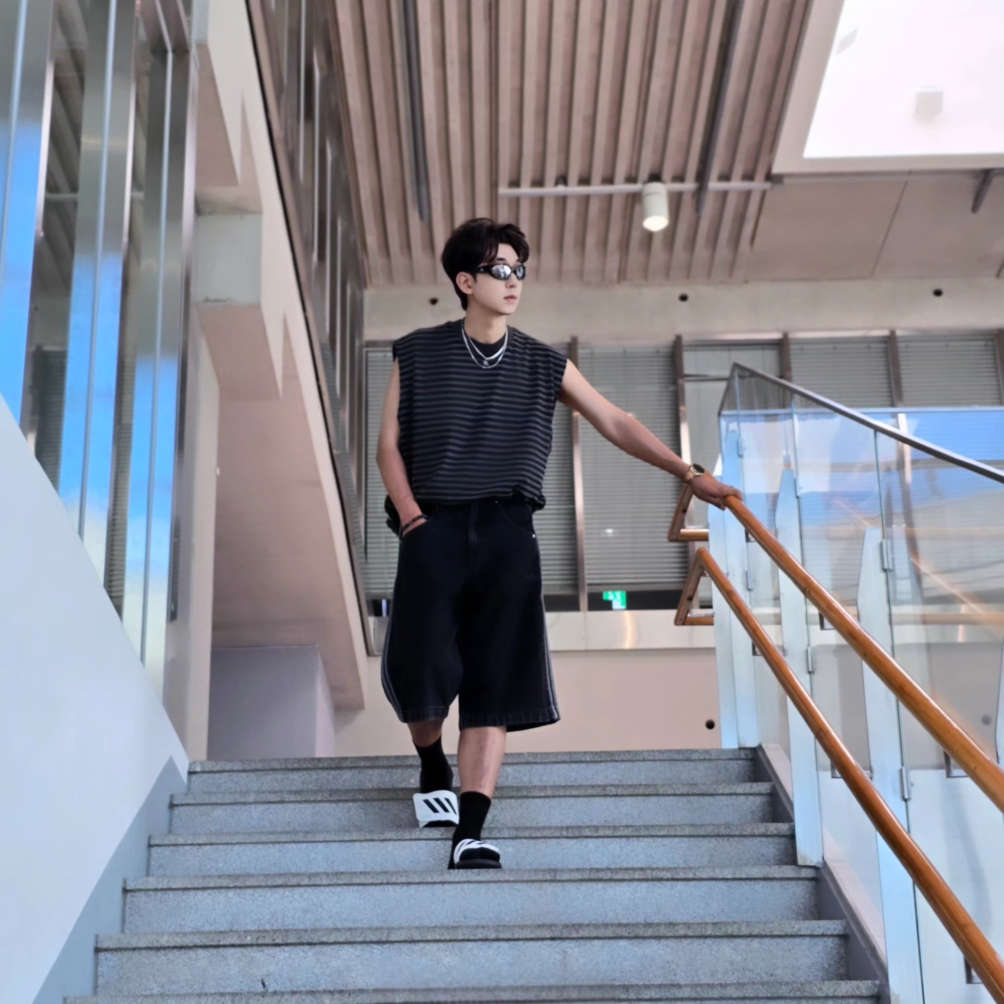 Samsung Galaxy Watch6 44mm LTE Silver (Korean Ver.), Adidas Adicolor Denim Firebird Shorts True Black Denim - KR Sizing 착용 스타일 - 3