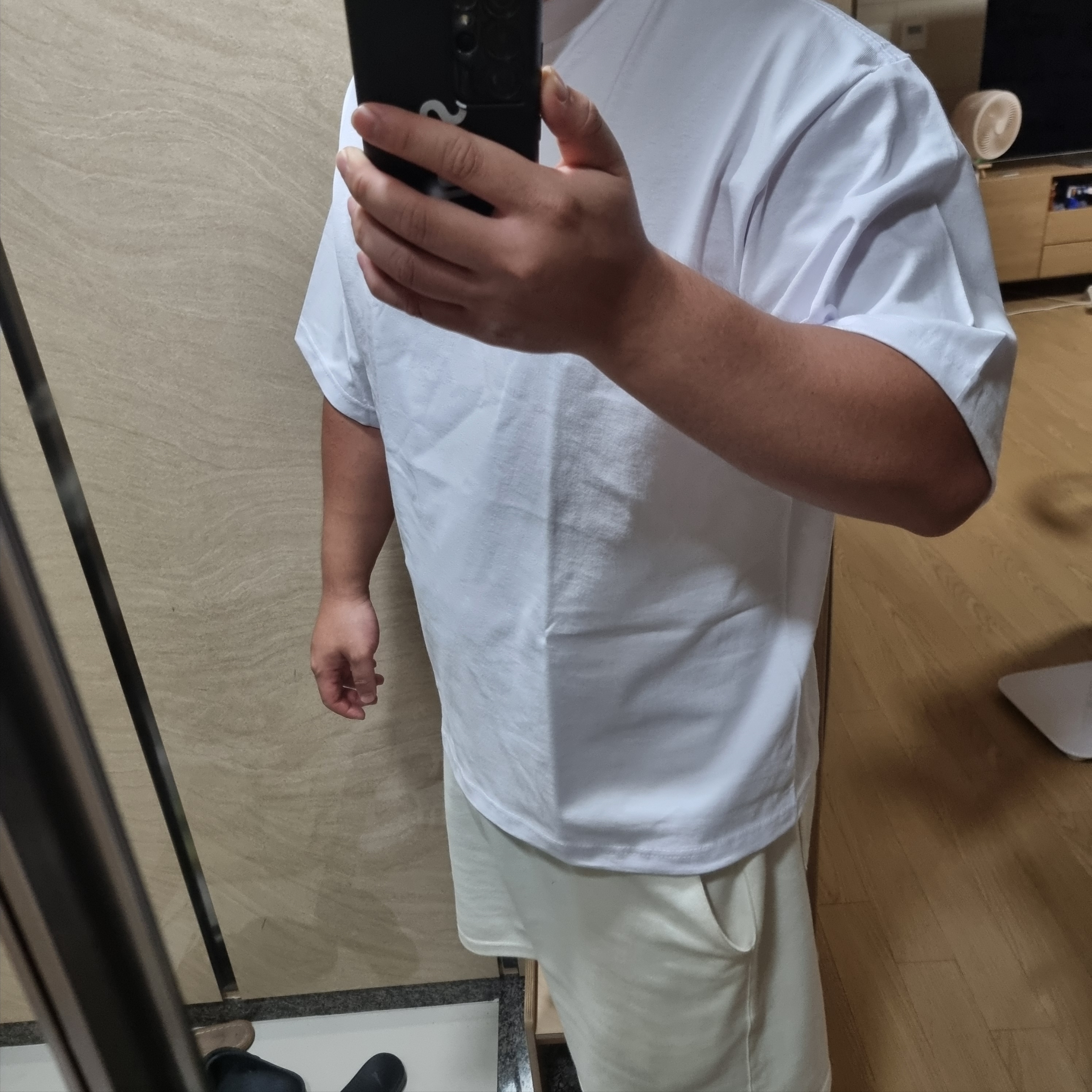 Shaka Wear 7.5oz Max Heavyweight Cropped Tee White 착용 스타일