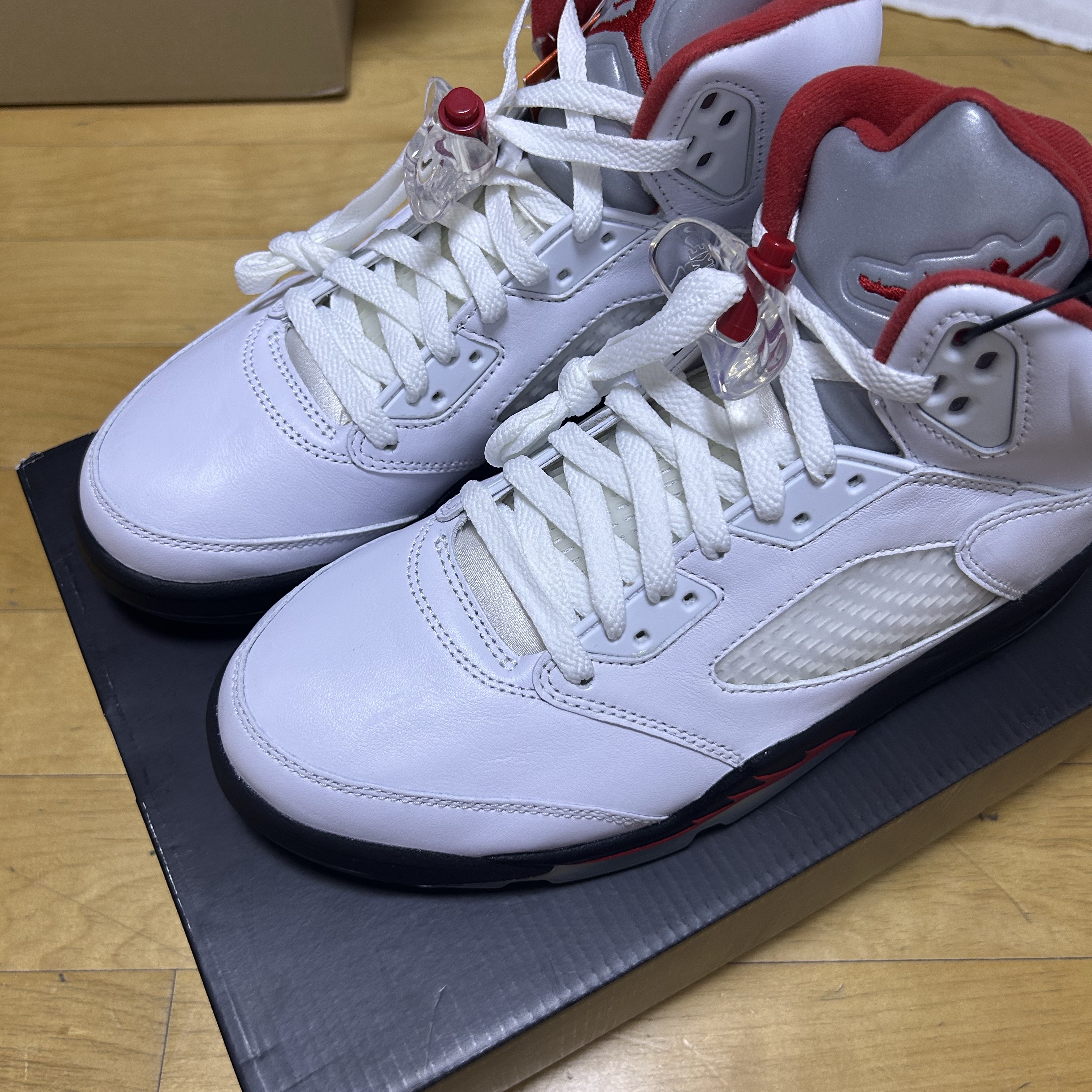 Jordan 5 Retro Fire Red Silver Tongue 2020 착용 스타일