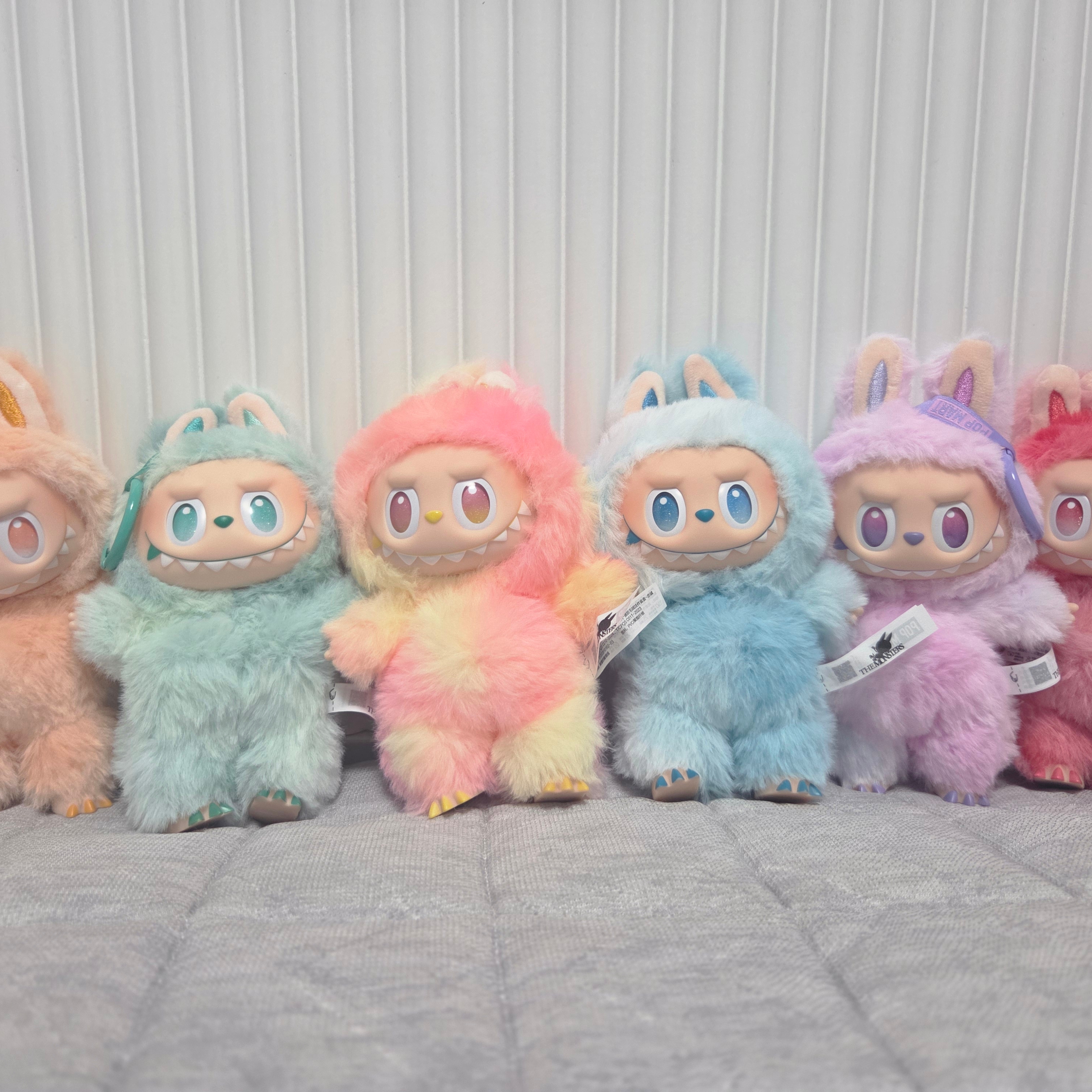 Pop Mart Labubu The Monsters Highlight Series Sealed Case (6 Blind Boxes) 착용 스타일