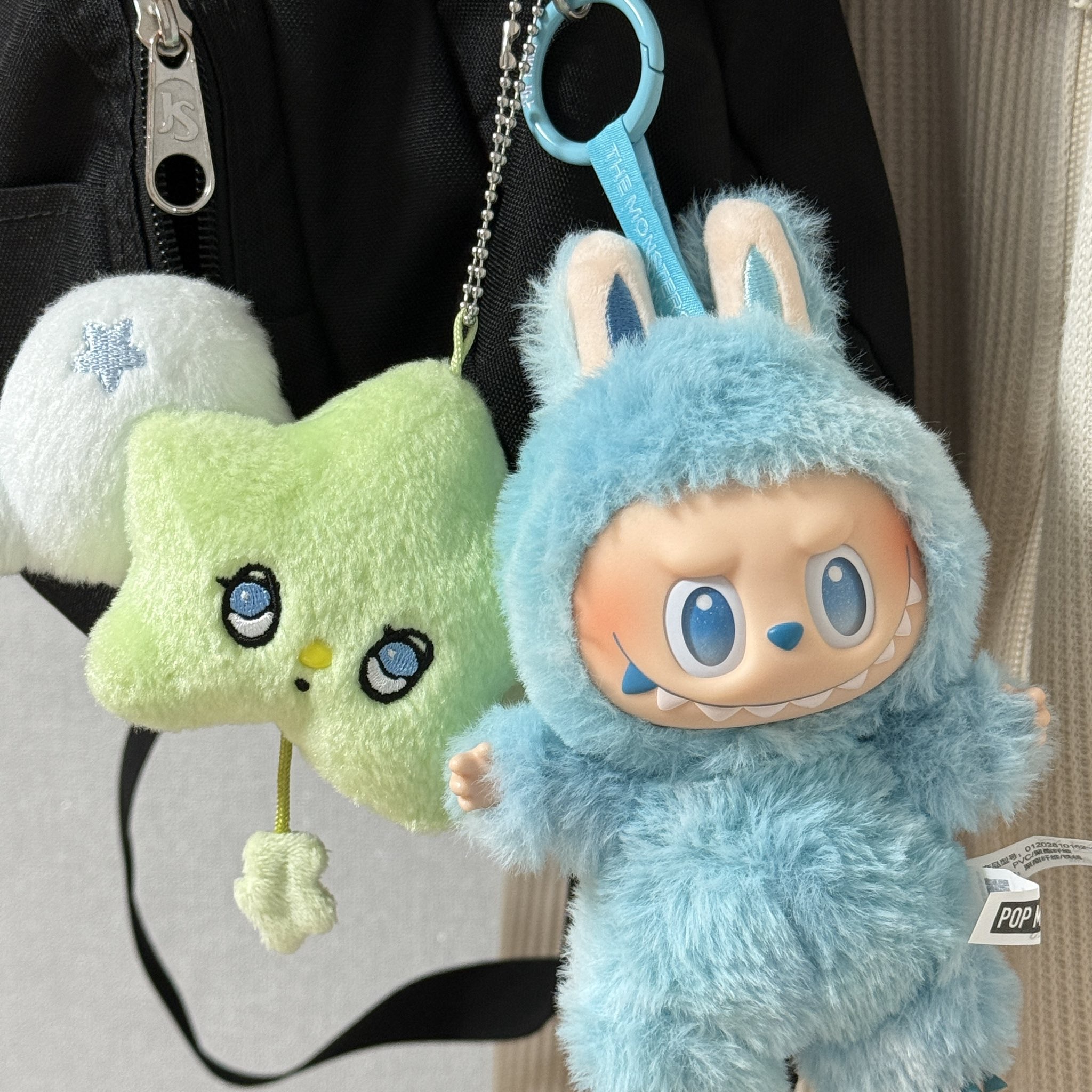 Pop Mart Labubu The Monsters Highlight Series Hope Keyring (Opened Case), NCT Wish Wish Single Album Wichu Keyring Ver. 착용 스타일 - 2