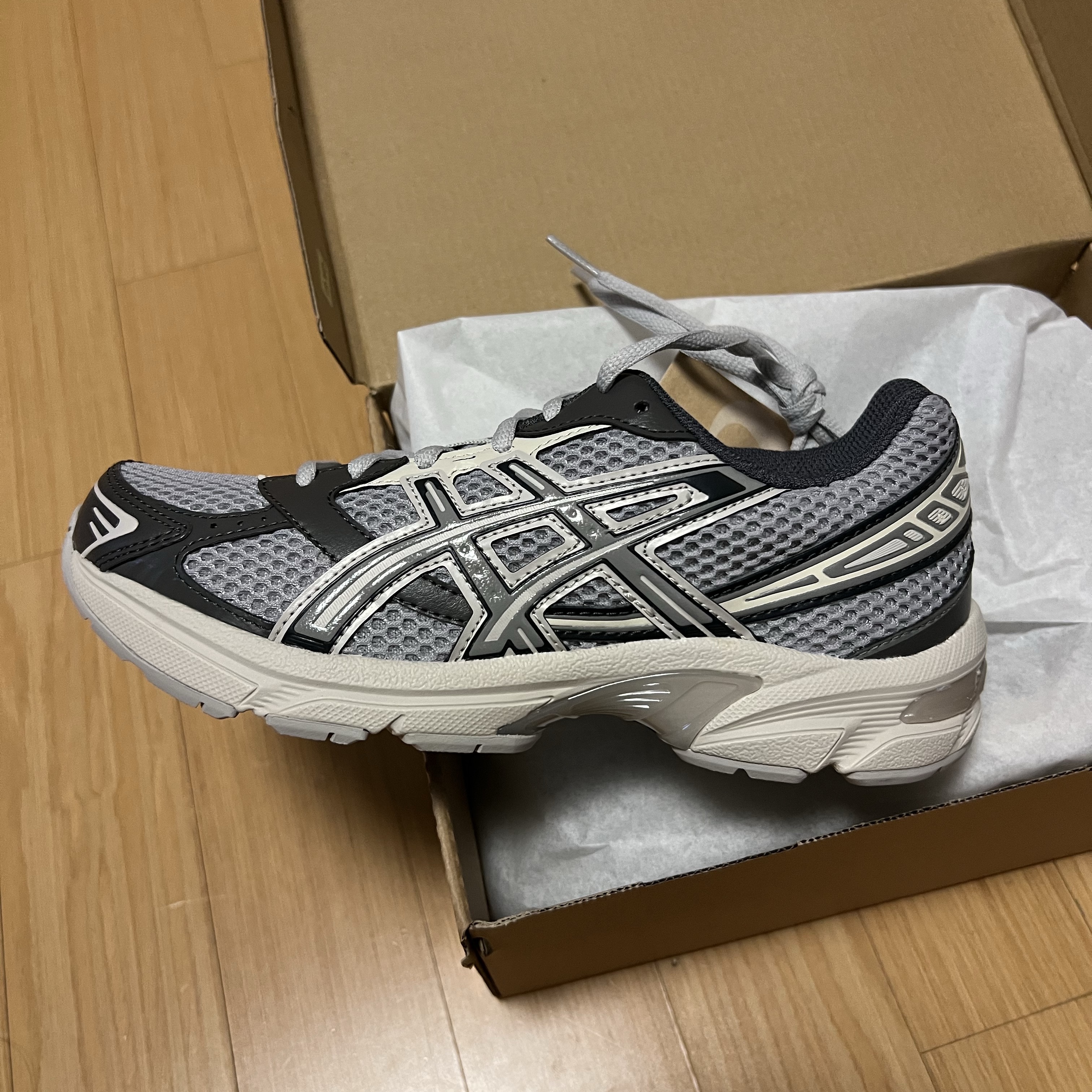 Asics Gel-1130 Oyster Grey Clay Grey 착용 스타일