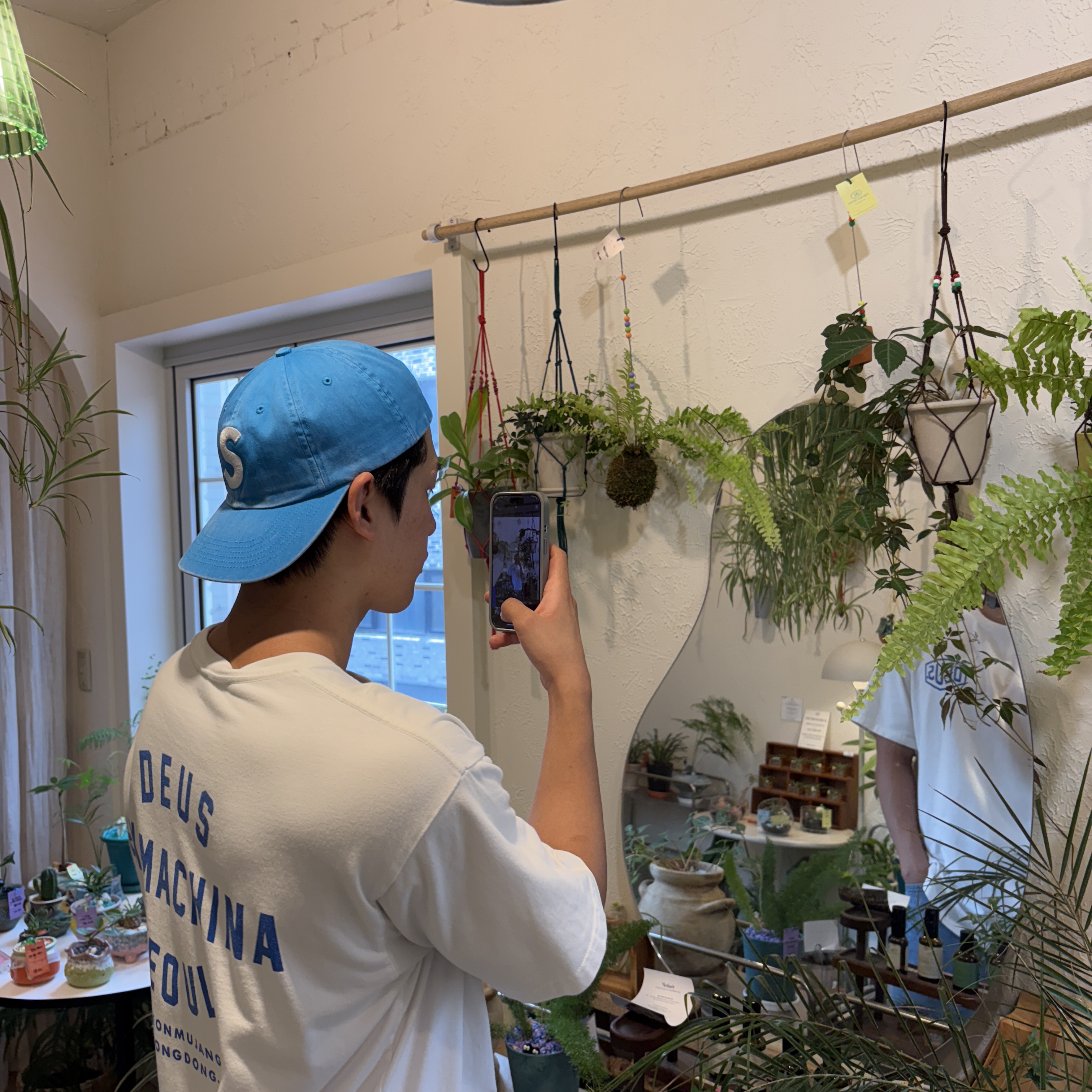 Supreme Pigment Coated S Logo 6-Panel Bright Blue - 25SS, Deus Ex Machina Seongsu College T-Shirt White Midnight Blue 착용 스타일 - 3