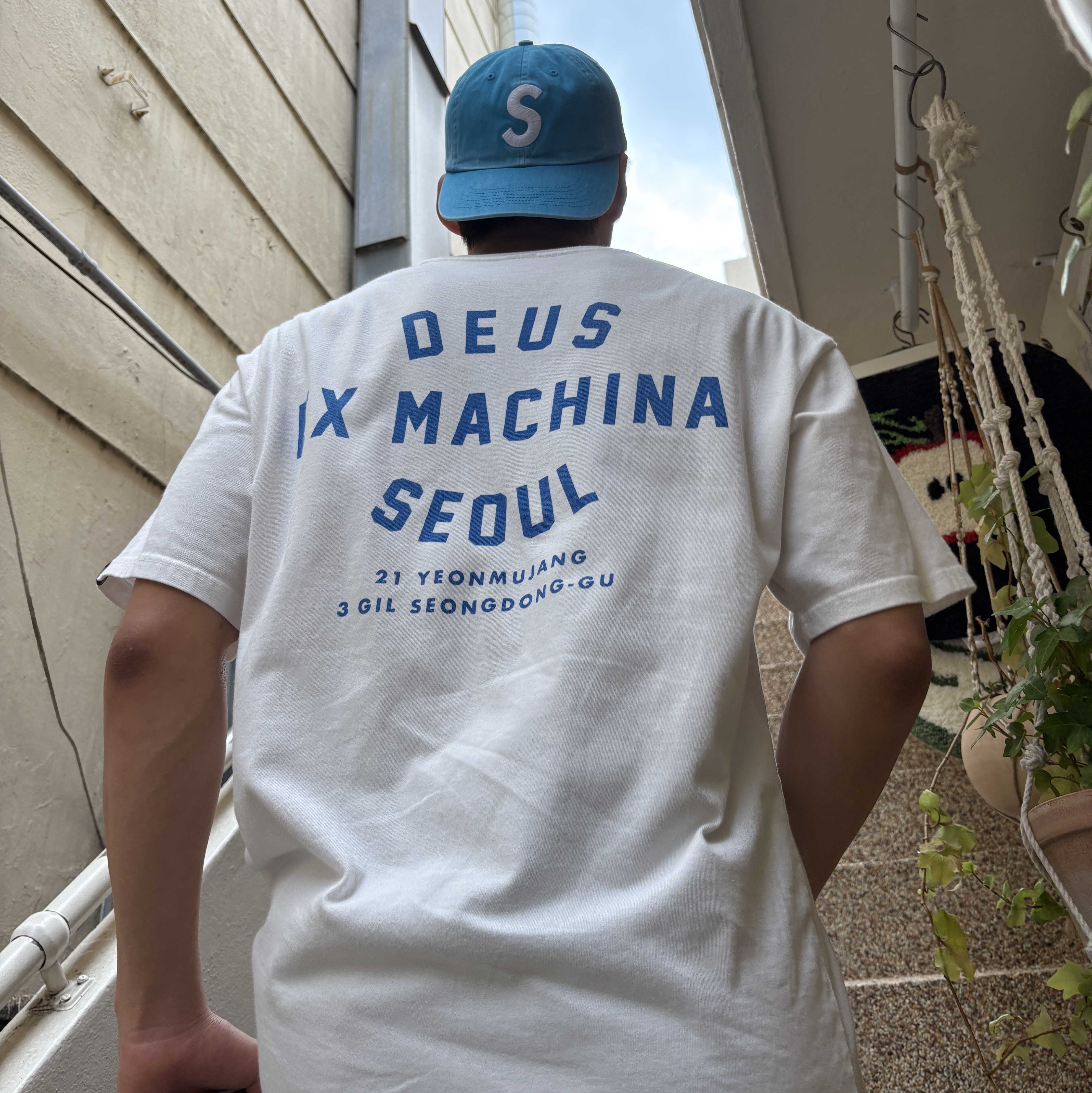 Supreme Pigment Coated S Logo 6-Panel Bright Blue - 25SS, Deus Ex Machina Seongsu College T-Shirt White Midnight Blue 착용 스타일 - 2