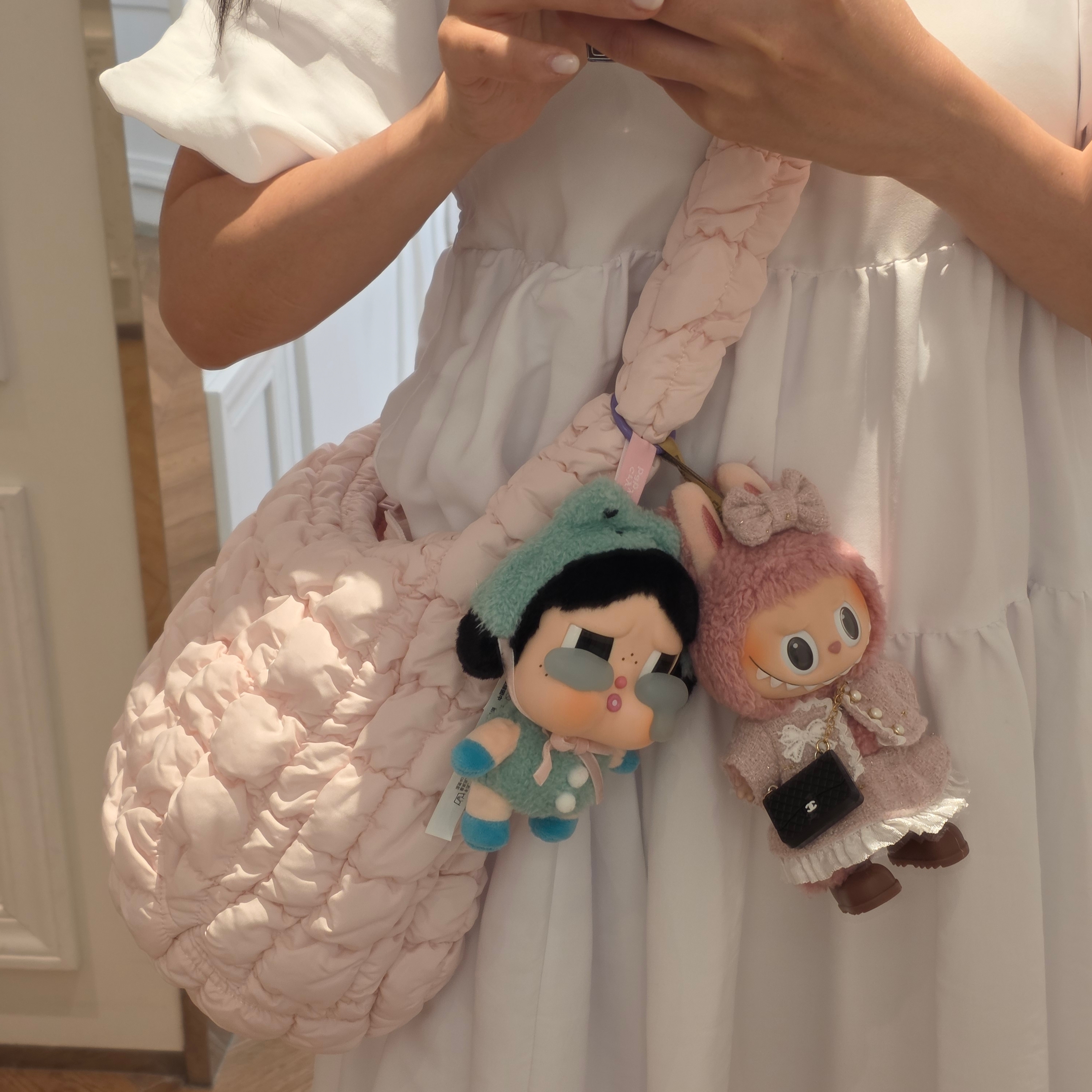 Pop Mart Crybaby Crying Again Series Plush Keyring What A Frog (Opened Case), Pop Mart Labubu The Monsters Labubu Tasty Macarons Series Lyche Berry Keyring 착용 스타일 - 1