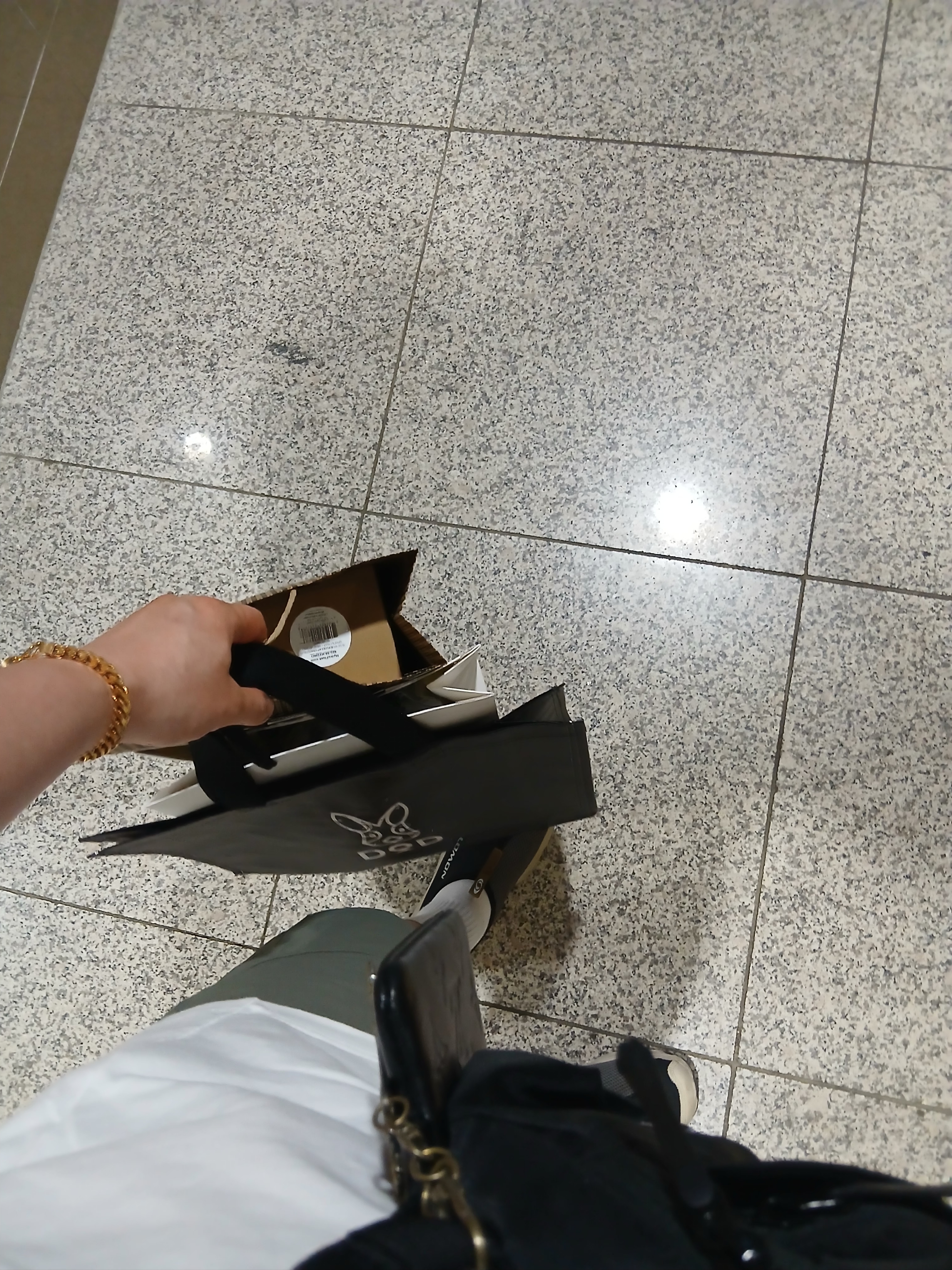 Longchamp Le Pliage Original Tote Bag M Black, [6% 적립] LeMouton Mate Black 착용 스타일 - 9