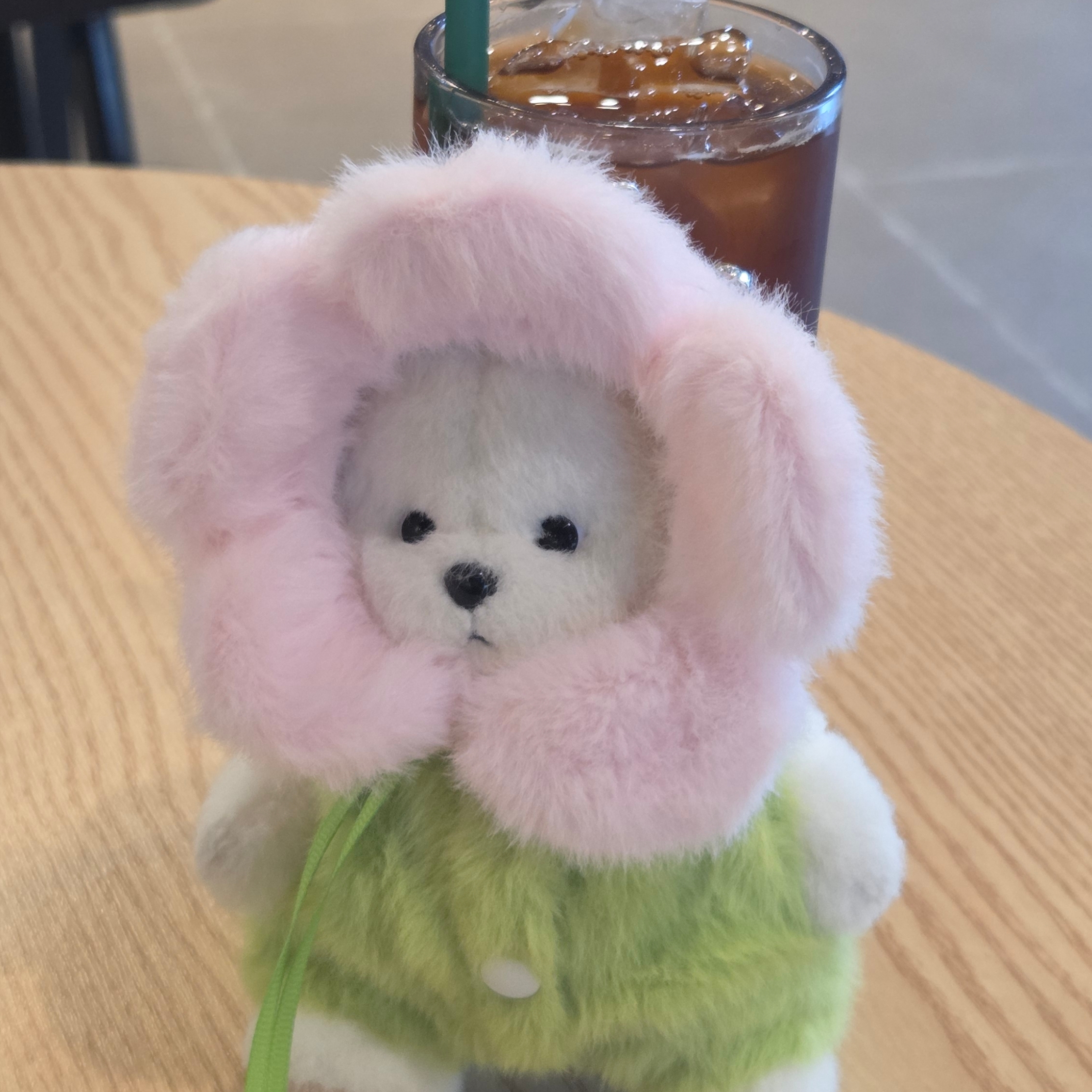 Teddy Tales Lina Bear Signature Keyring White 착용 스타일 - 1