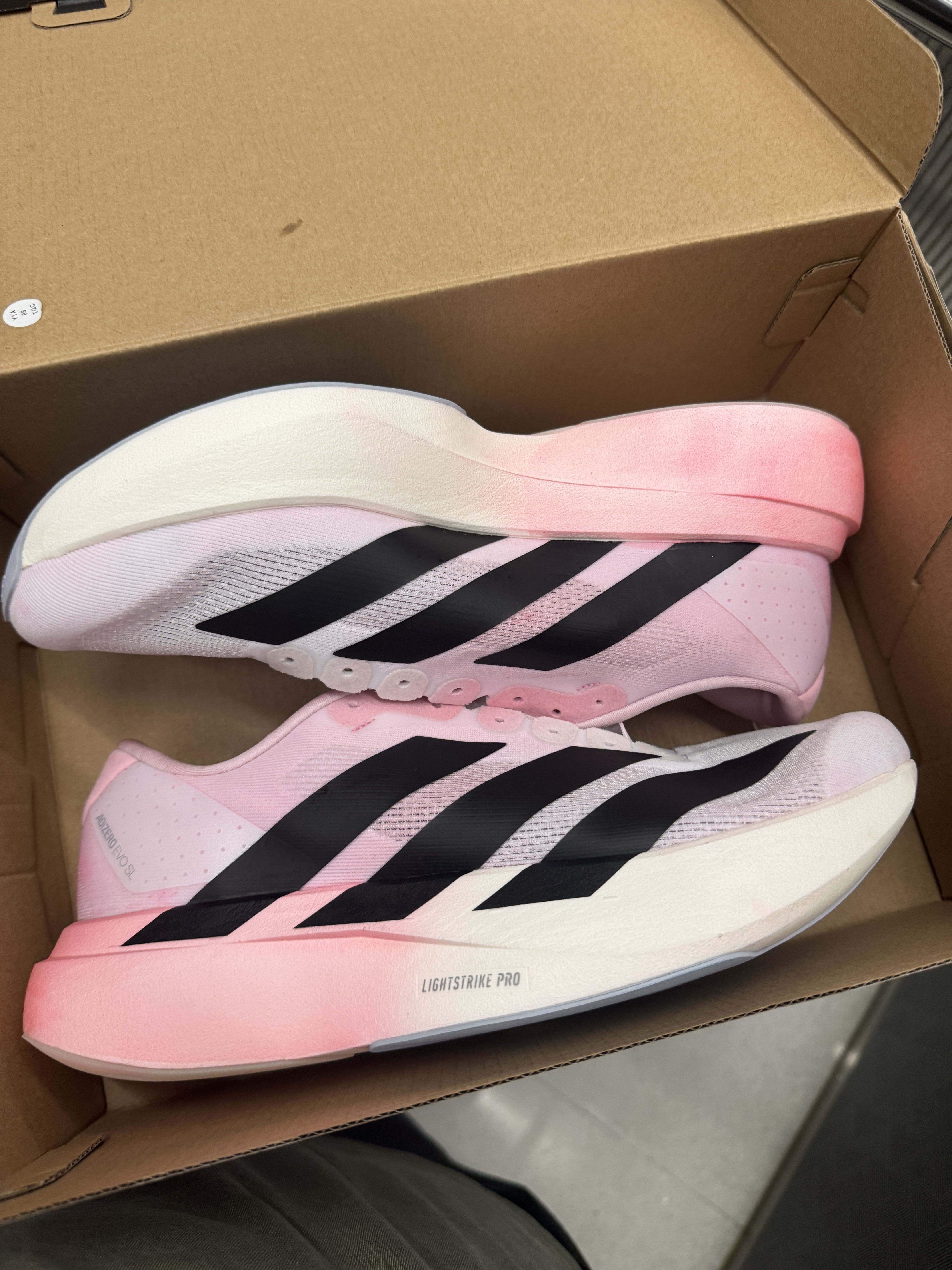 Adidas Adizero EVO SL Cloud White Core Black 착용 스타일 - 1