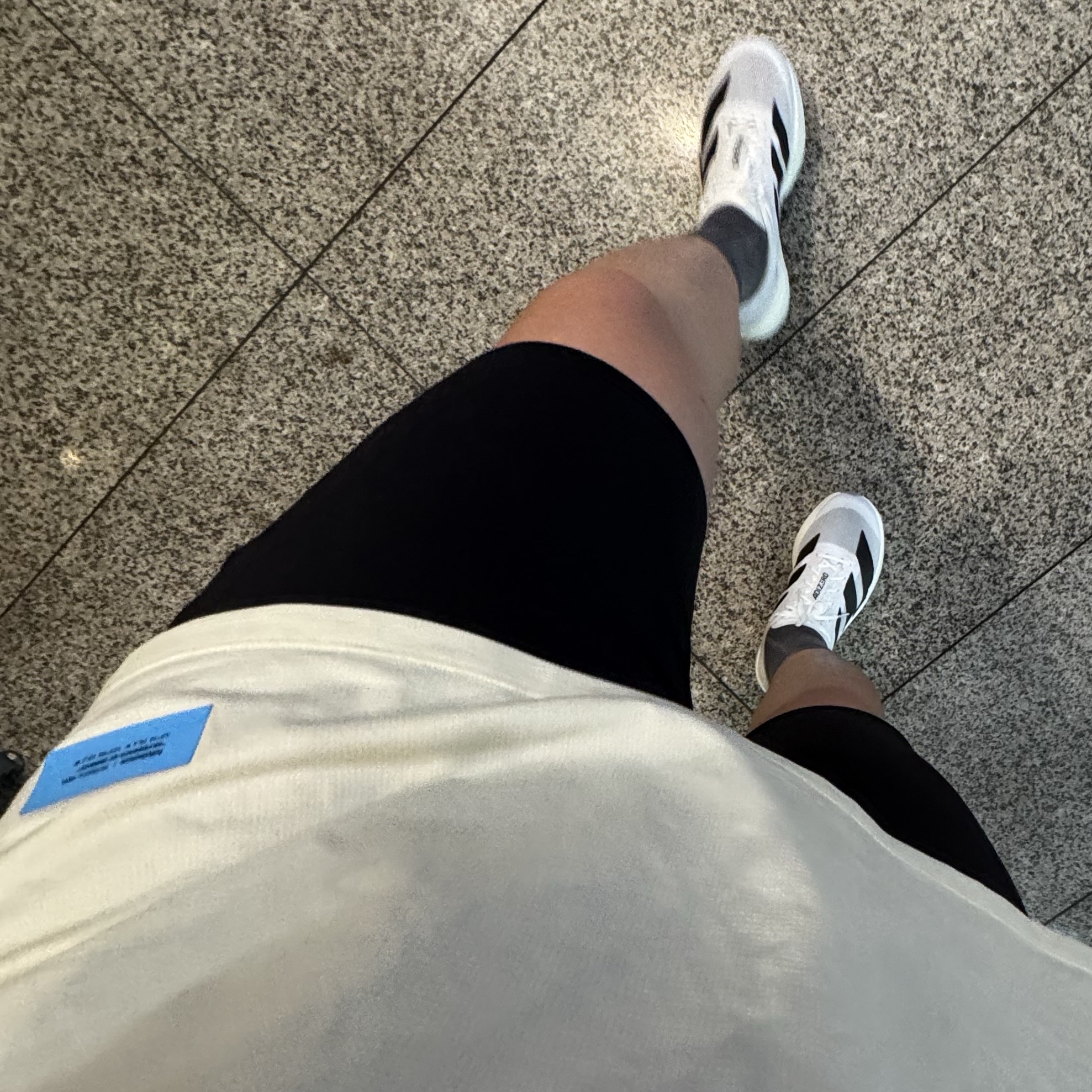 Adidas Adizero EVO SL Cloud White Core Black, Lululemon Fast and Free Half 8 Inch Tight Black 착용 스타일