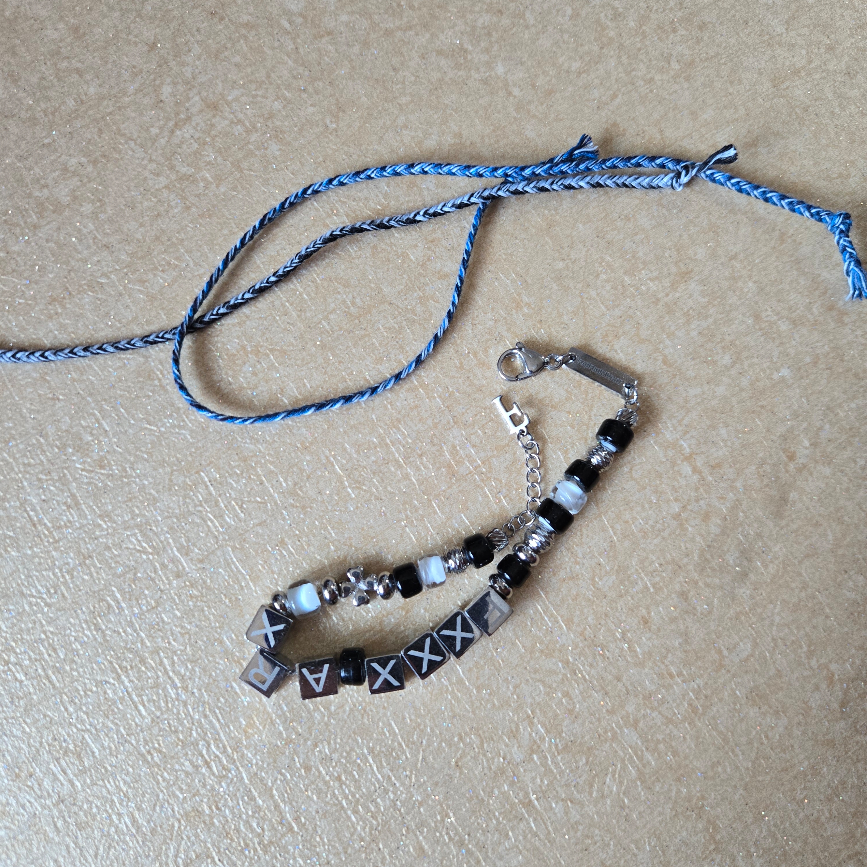 [더블적립]Farfromwhat Far Fxxxarx Bead Bracelet Black 착용 스타일