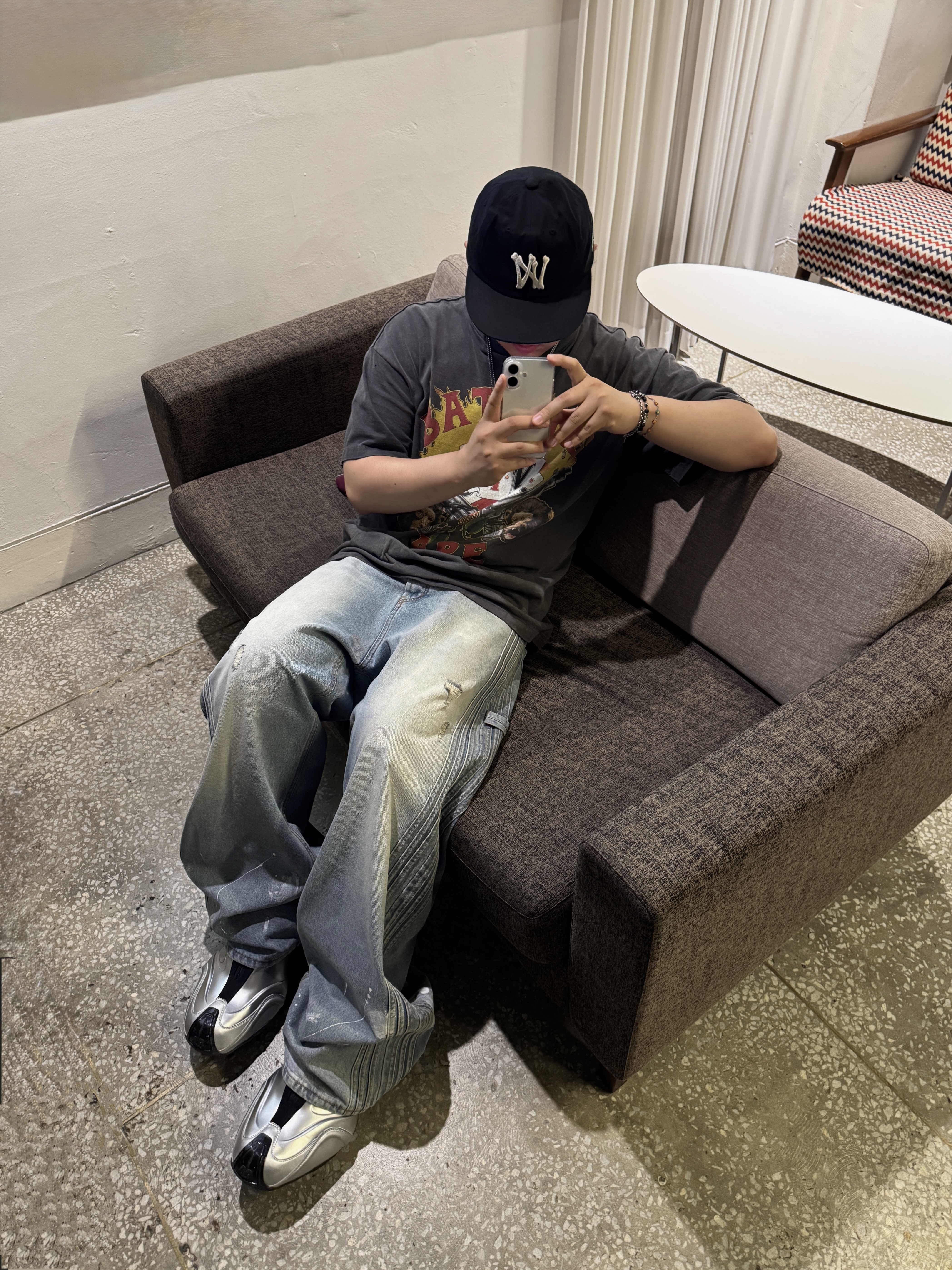 Aoiro 6-Panel Bone A/N Cap Black, [더블적립]Farfromwhat Far Washed Pin Tuck Jeans Blue 착용 스타일 - 1