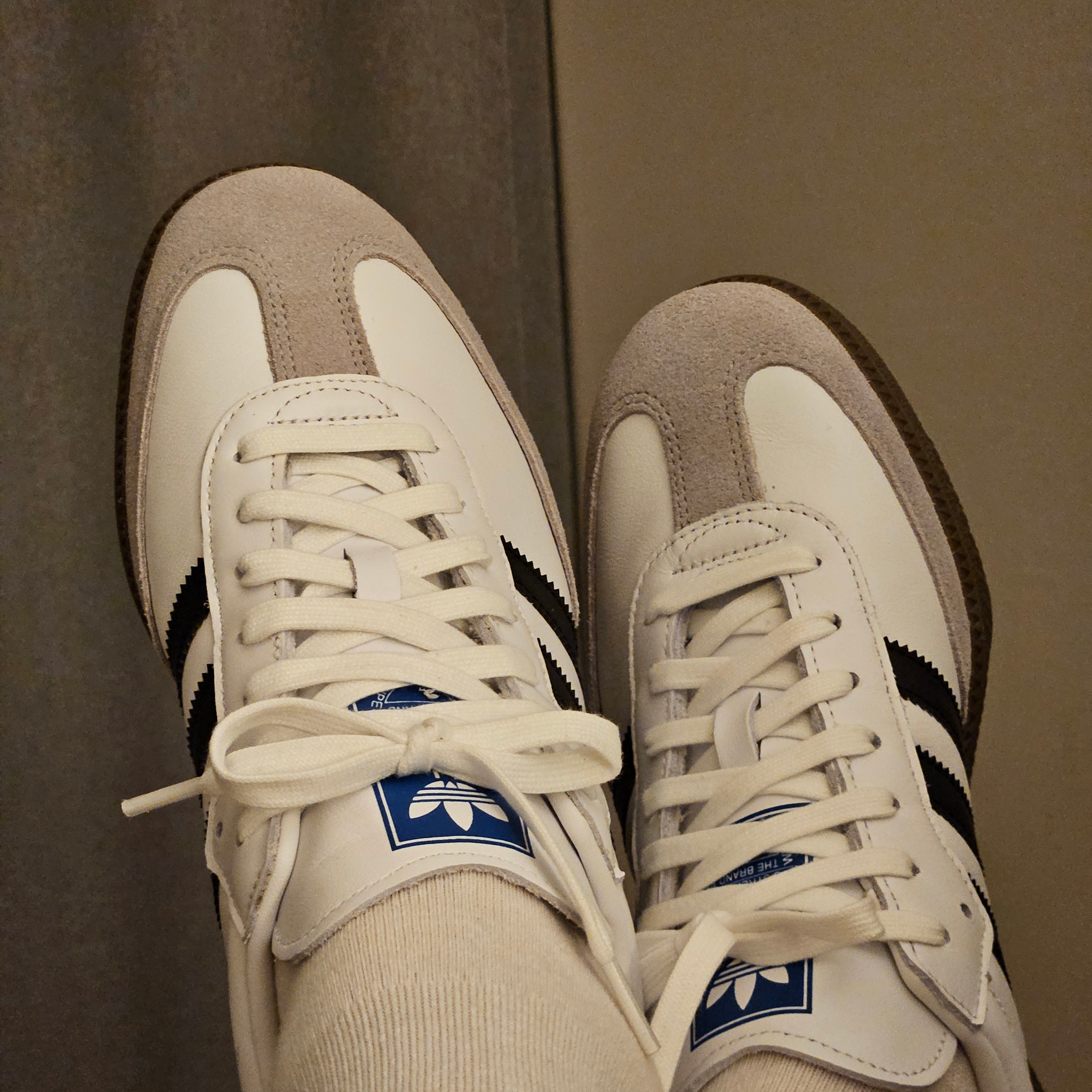 Adidas Samba OG Cloud White 착용 스타일 - 1