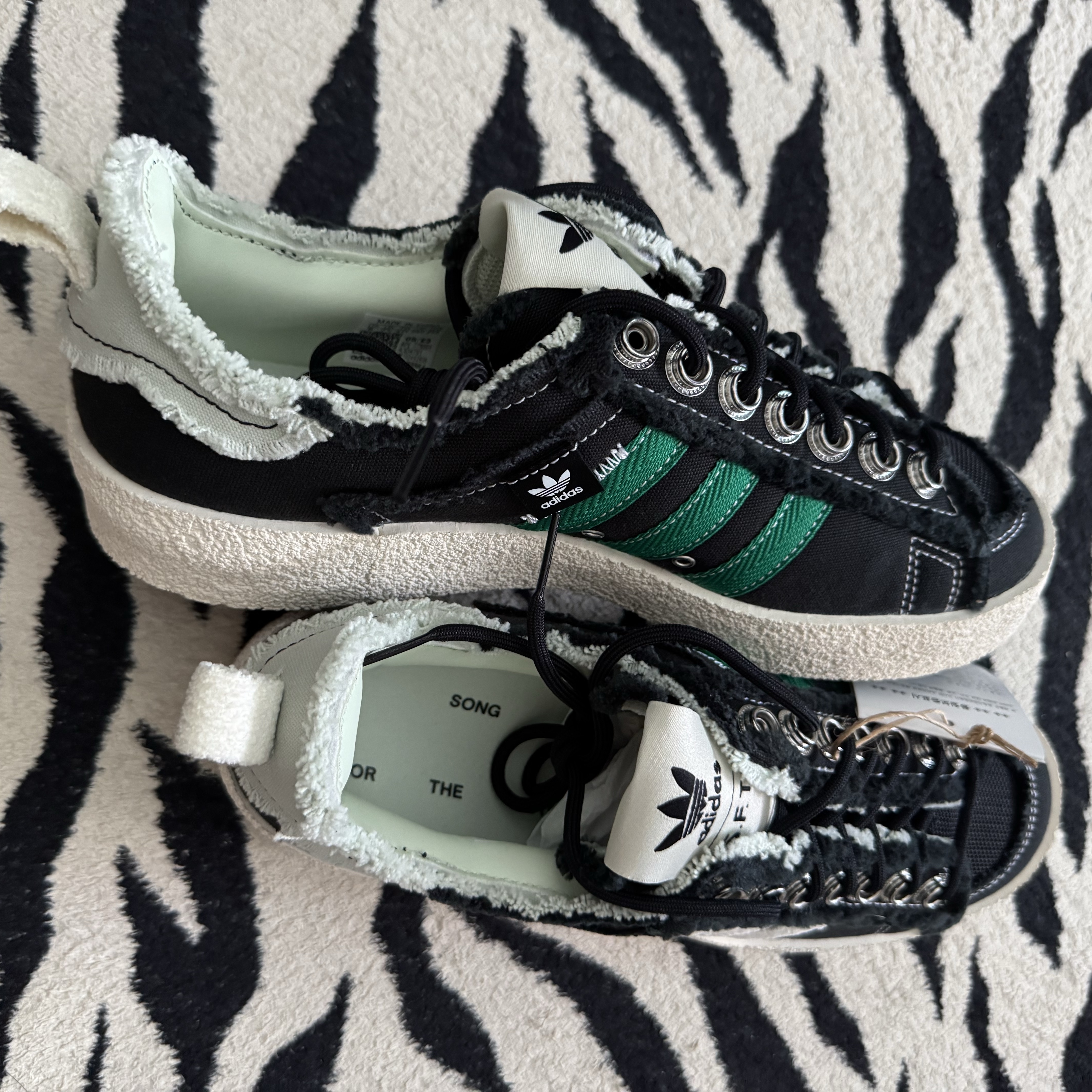 Adidas x Song for the Mute Campus 80s Core Black Cream White 착용 스타일 - 2