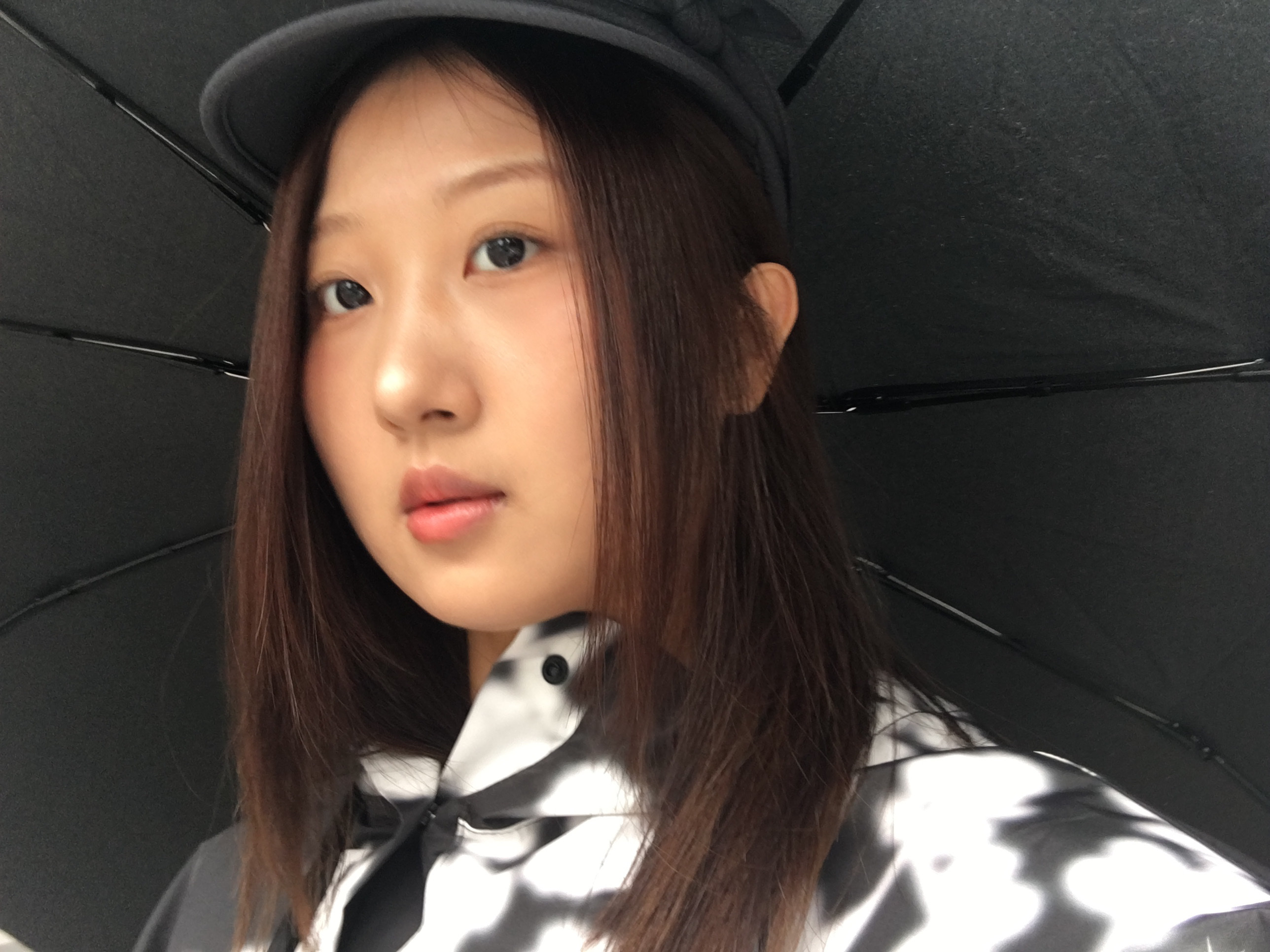 COYSEIO Ribbon Tie Cap Charcoal 착용 스타일