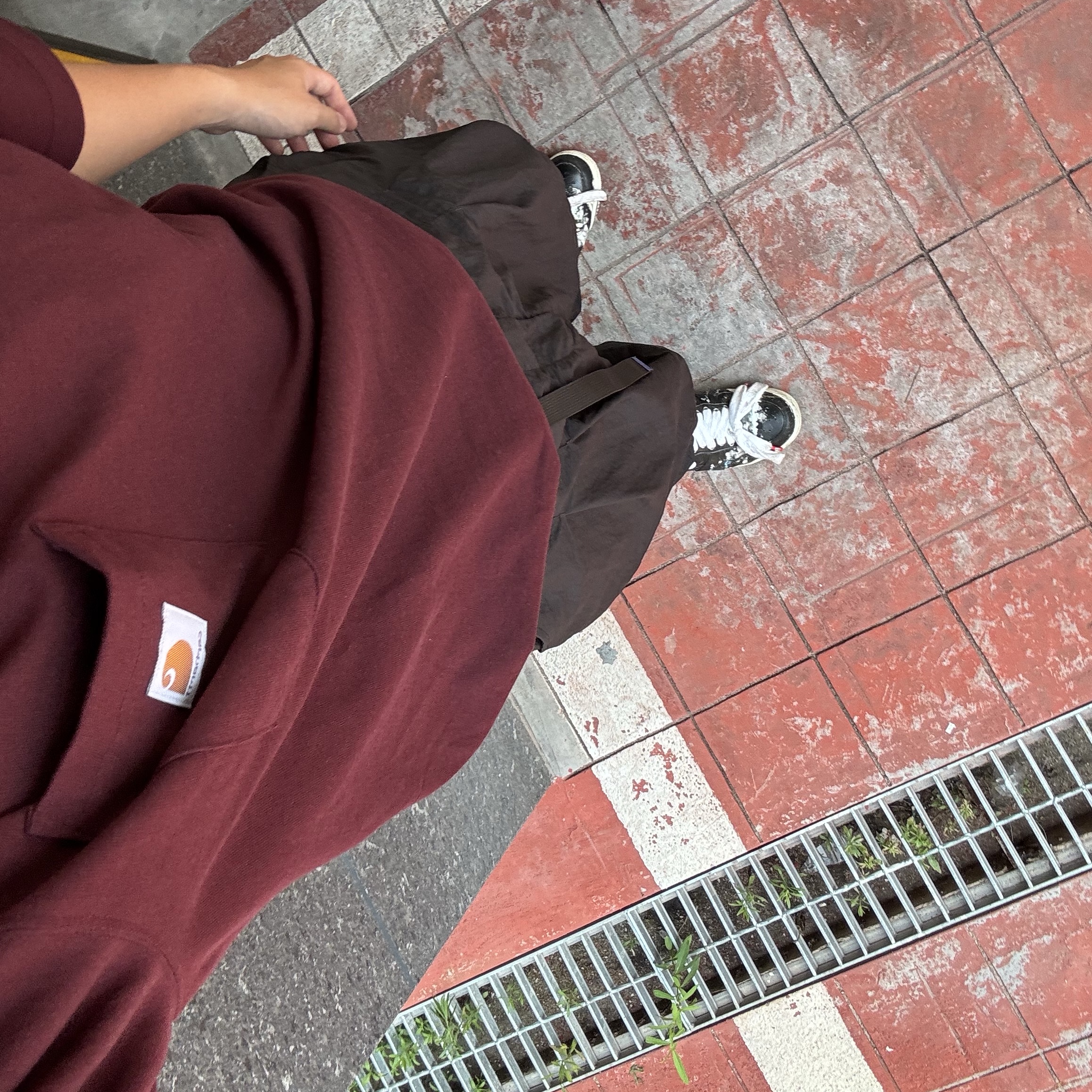 Carhartt Loose Fit Heavyweight Regular Short Sleeve Pocket T-Shirt Port, Nike x Peaceminusone Air Force 1 Low Para-Noise 착용 스타일