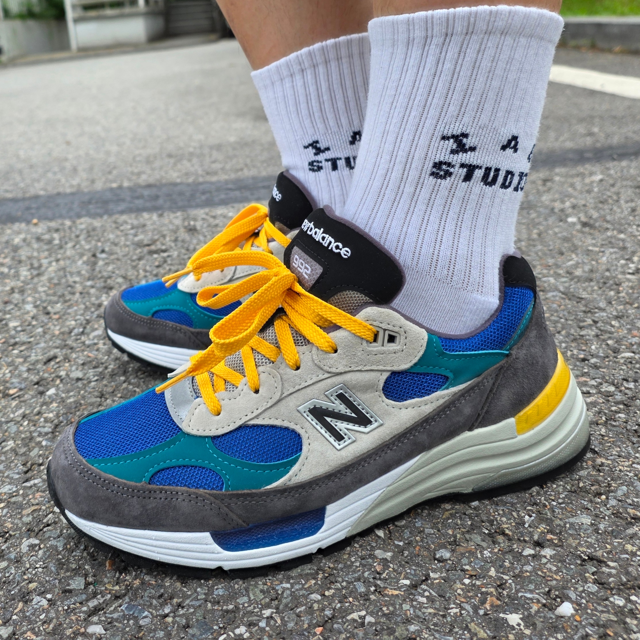 New Balance x Billy's 992 Made in USA Grey Blue Teal 착용 스타일