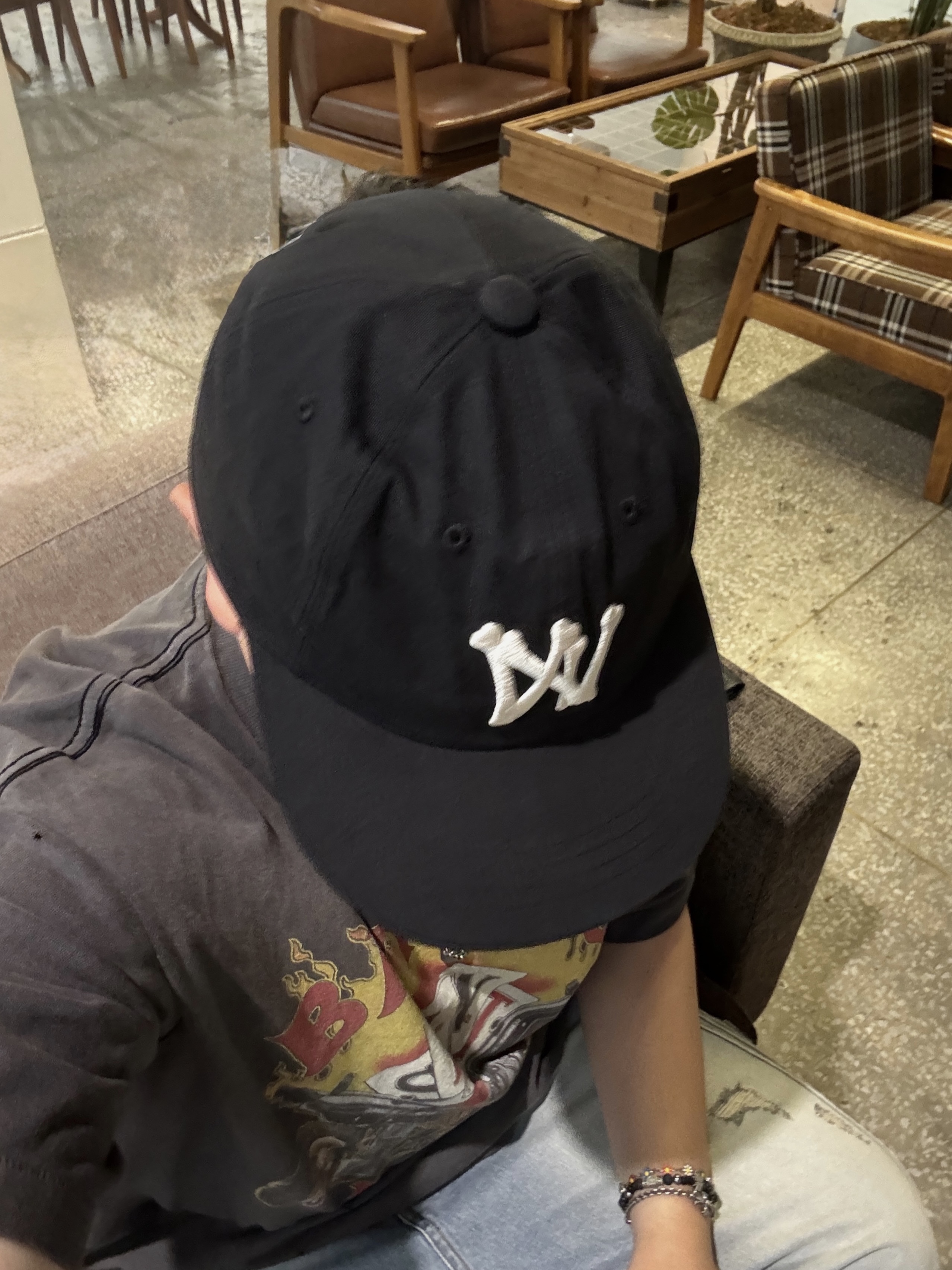 Aoiro 6-Panel Bone A/N Cap Black, [더블적립]Farfromwhat Far Washed Pin Tuck Jeans Blue 착용 스타일 - 3