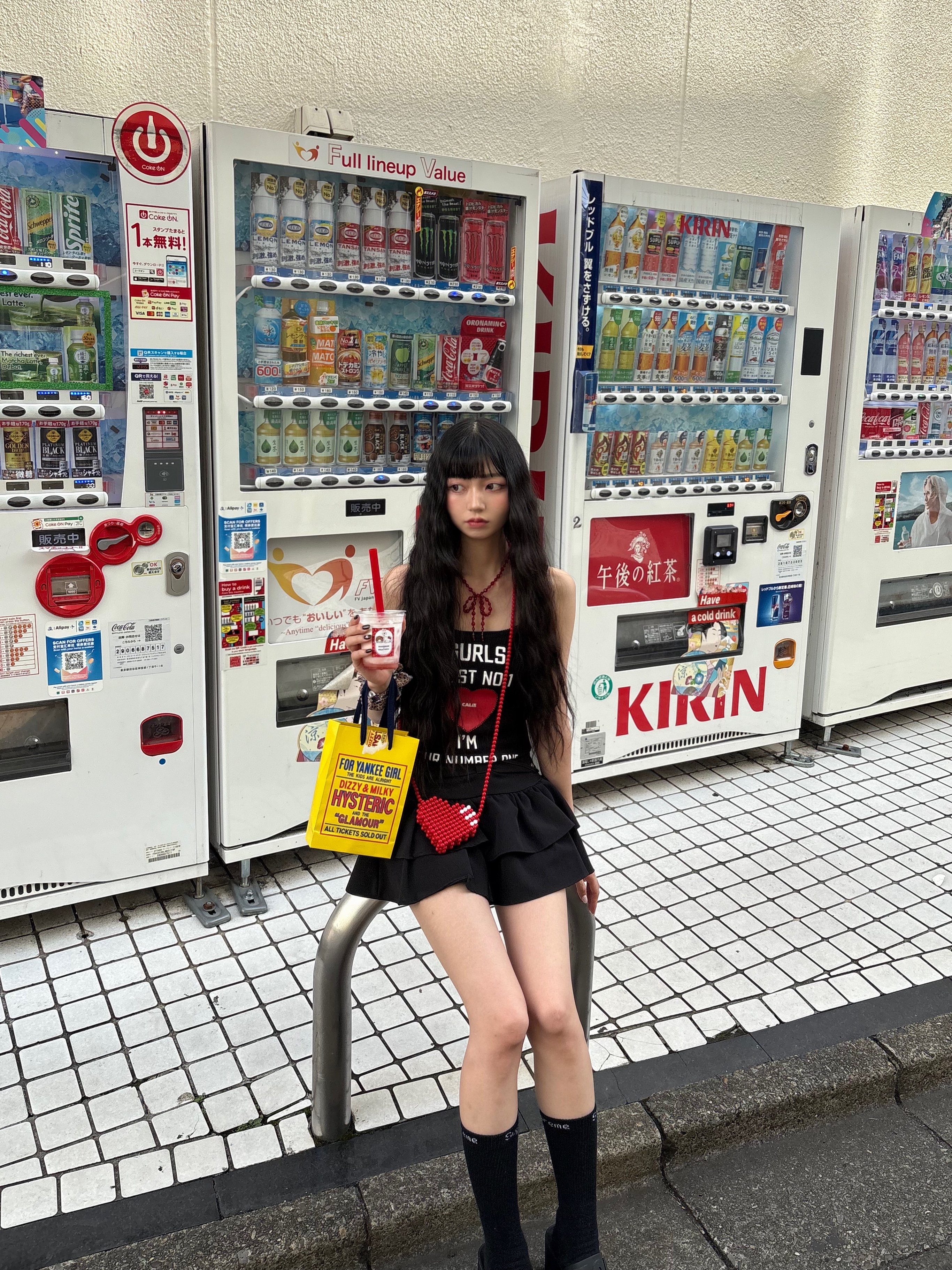 Human Made Heart Beaded Bag Red 착용 스타일