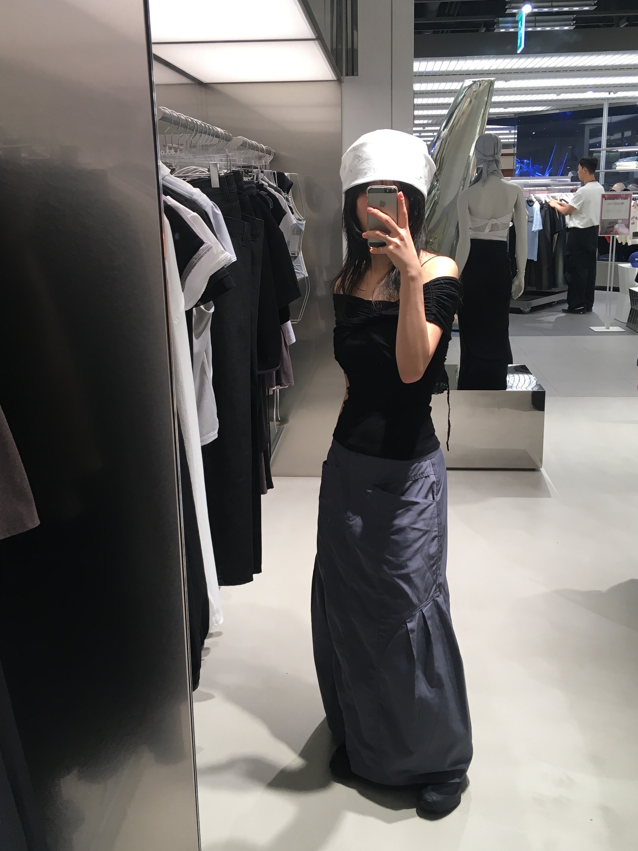 (W) Mischief Rhombus Long Skirt Blue Grey, (W) On Running x Post Archive Faction (Paf) Cloudventure Peak All Black 착용 스타일