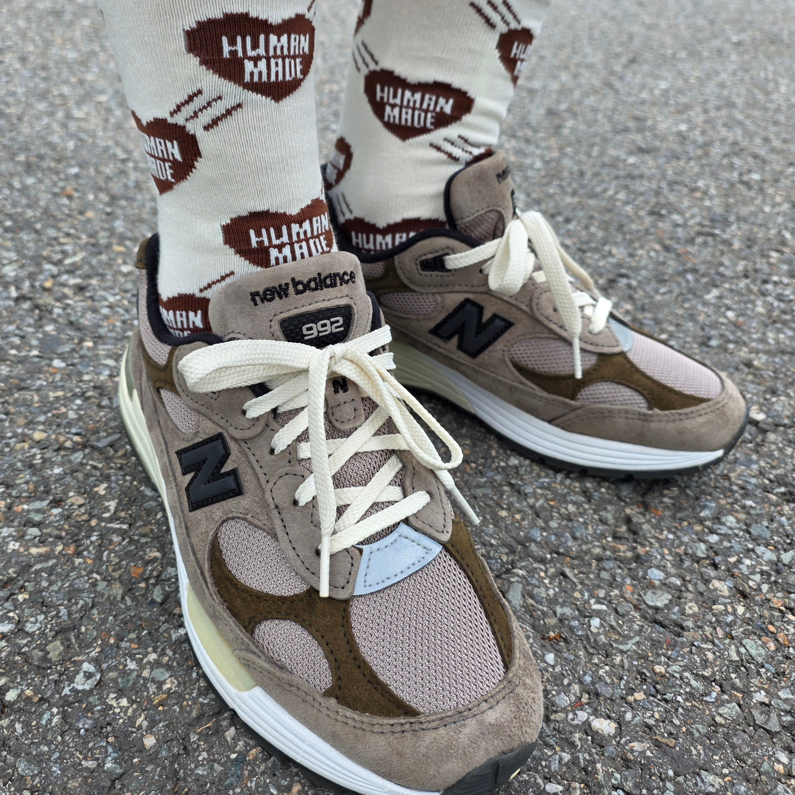 New Balance x JJJJound 992 Made in USA Grey 착용 스타일 - 2