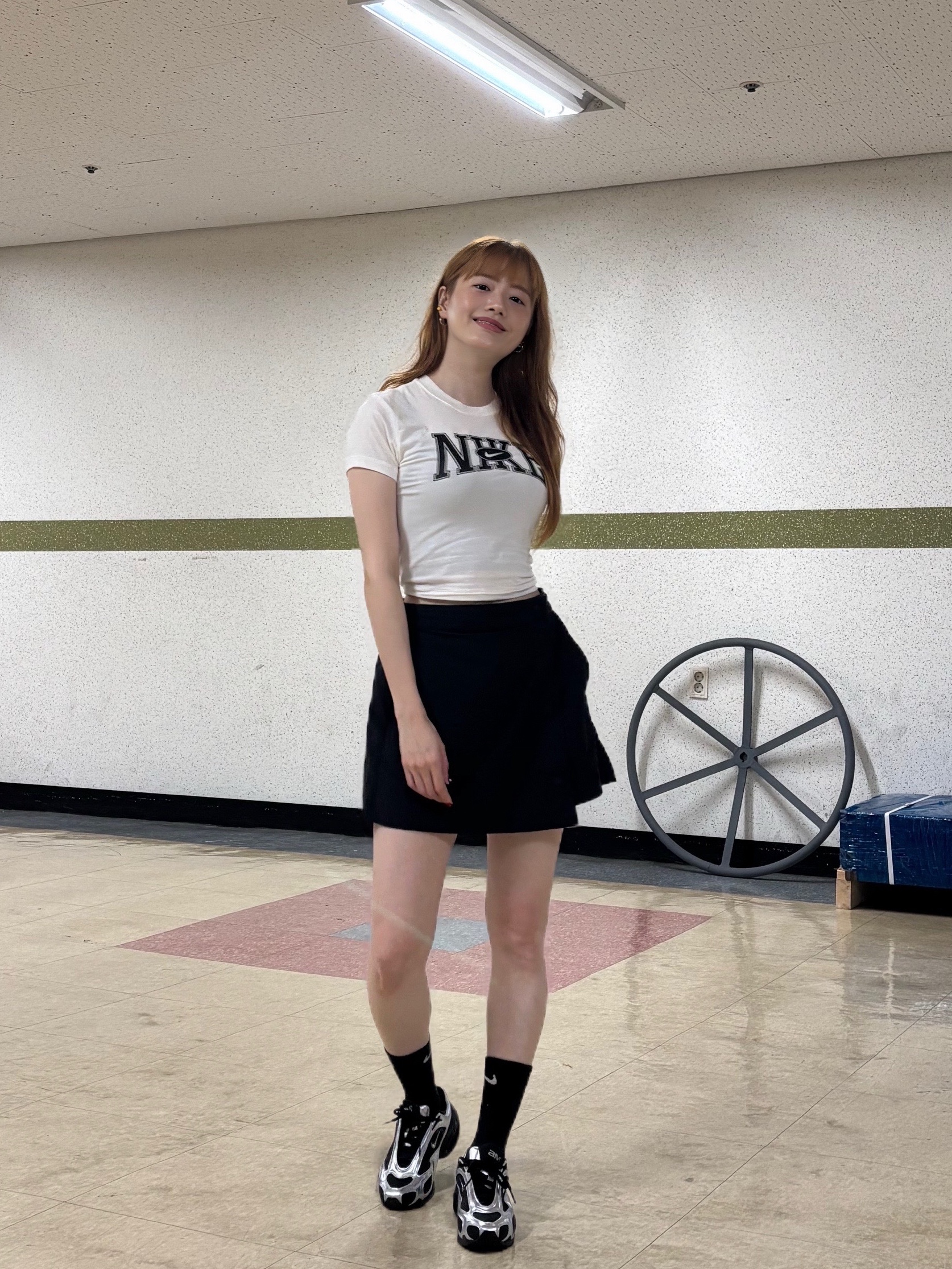 (W) Nike Air Max Muse Black and Metallic Silver, (W) Nike NSW Essential Woven Skort Black White - Asia 착용 스타일 - 6
