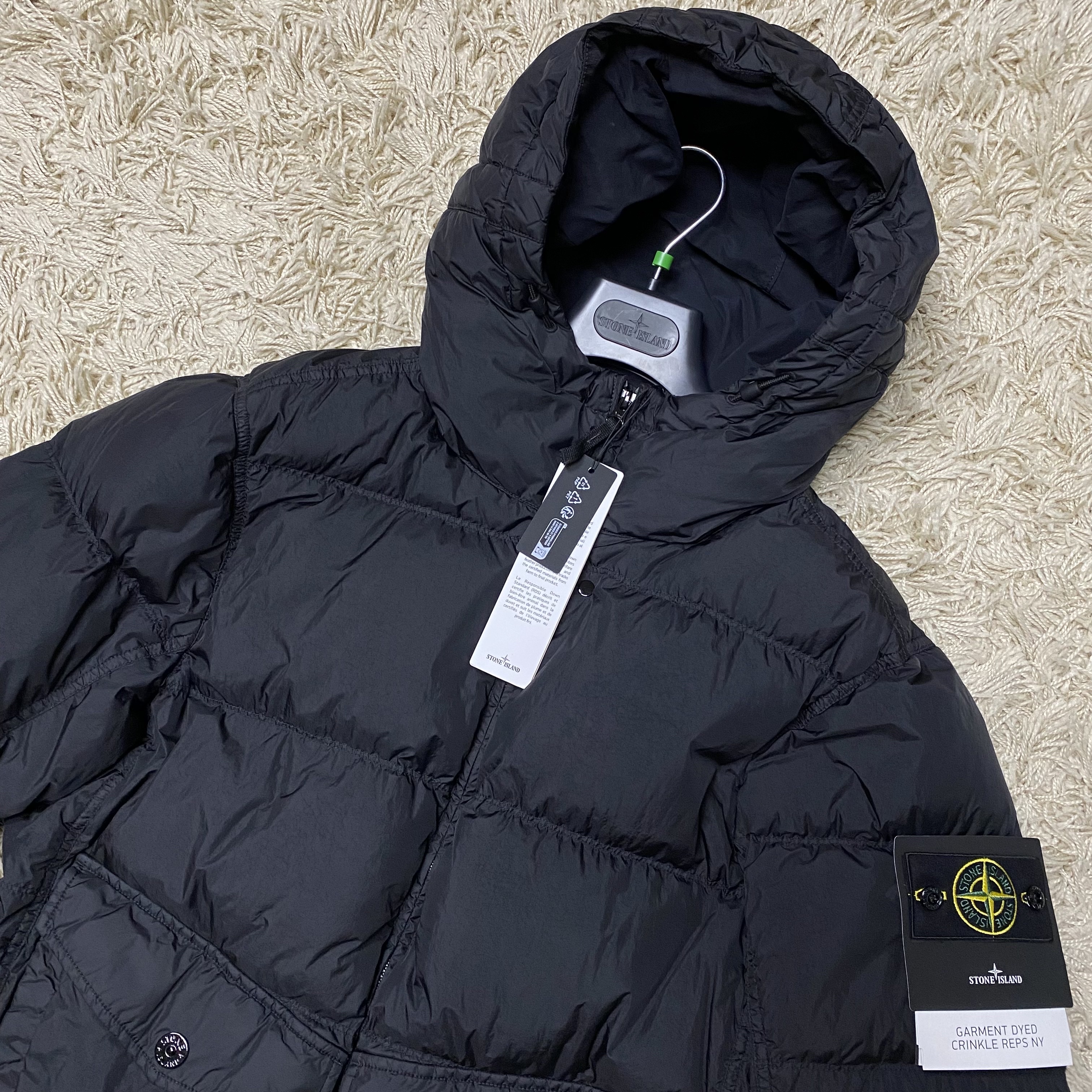 Stone Island 4100011 Crinkle Reps NY Recycled Nylon Hooded Down Jacket Black - 25FW, Stone Island 40723 Crinkle Reps Hooded Down Jacket Black - 24FW 착용 스타일