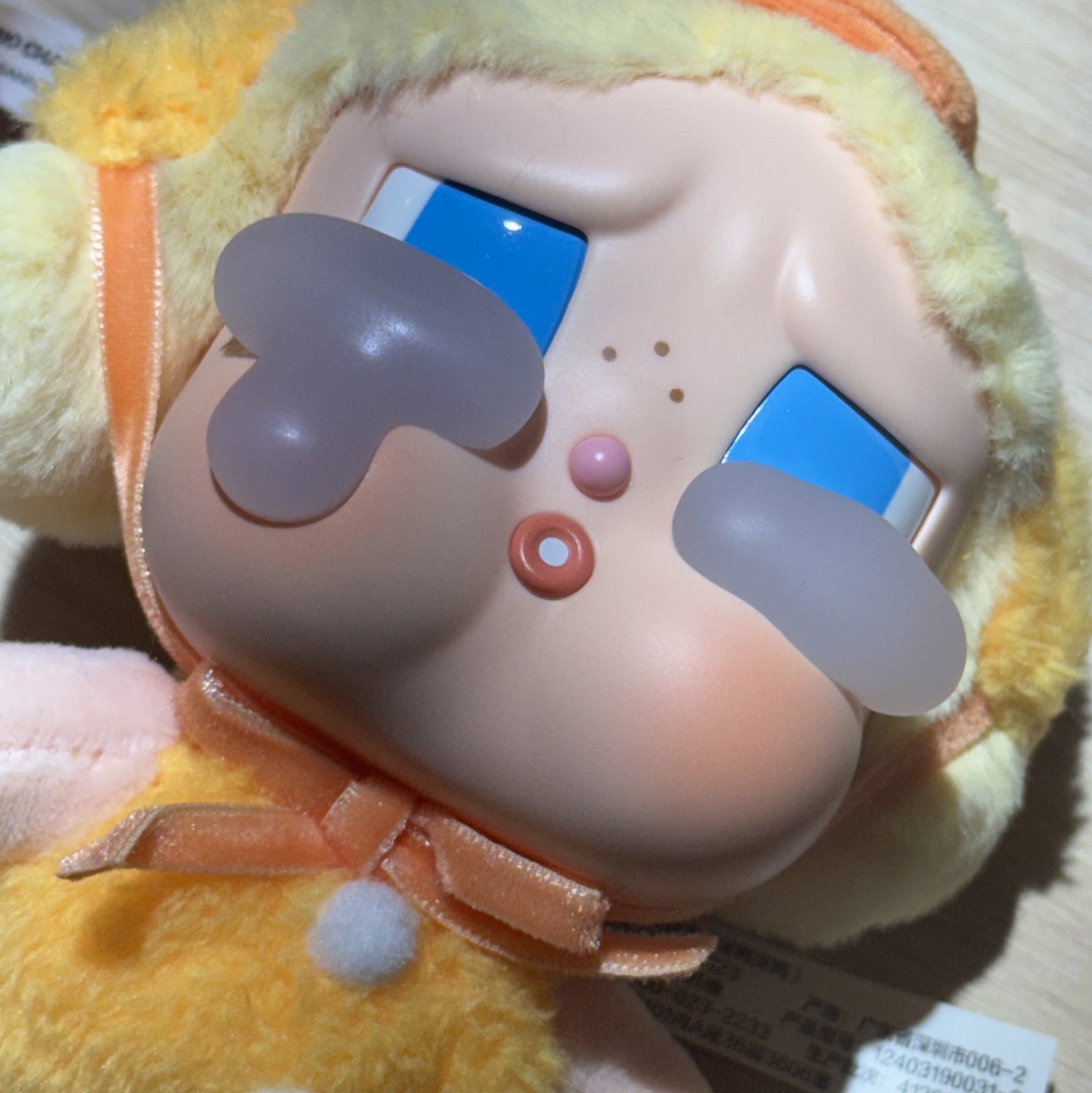 Pop Mart Crybaby Crying Again Series Plush Keyring Duck You (Opened Case) 착용 스타일