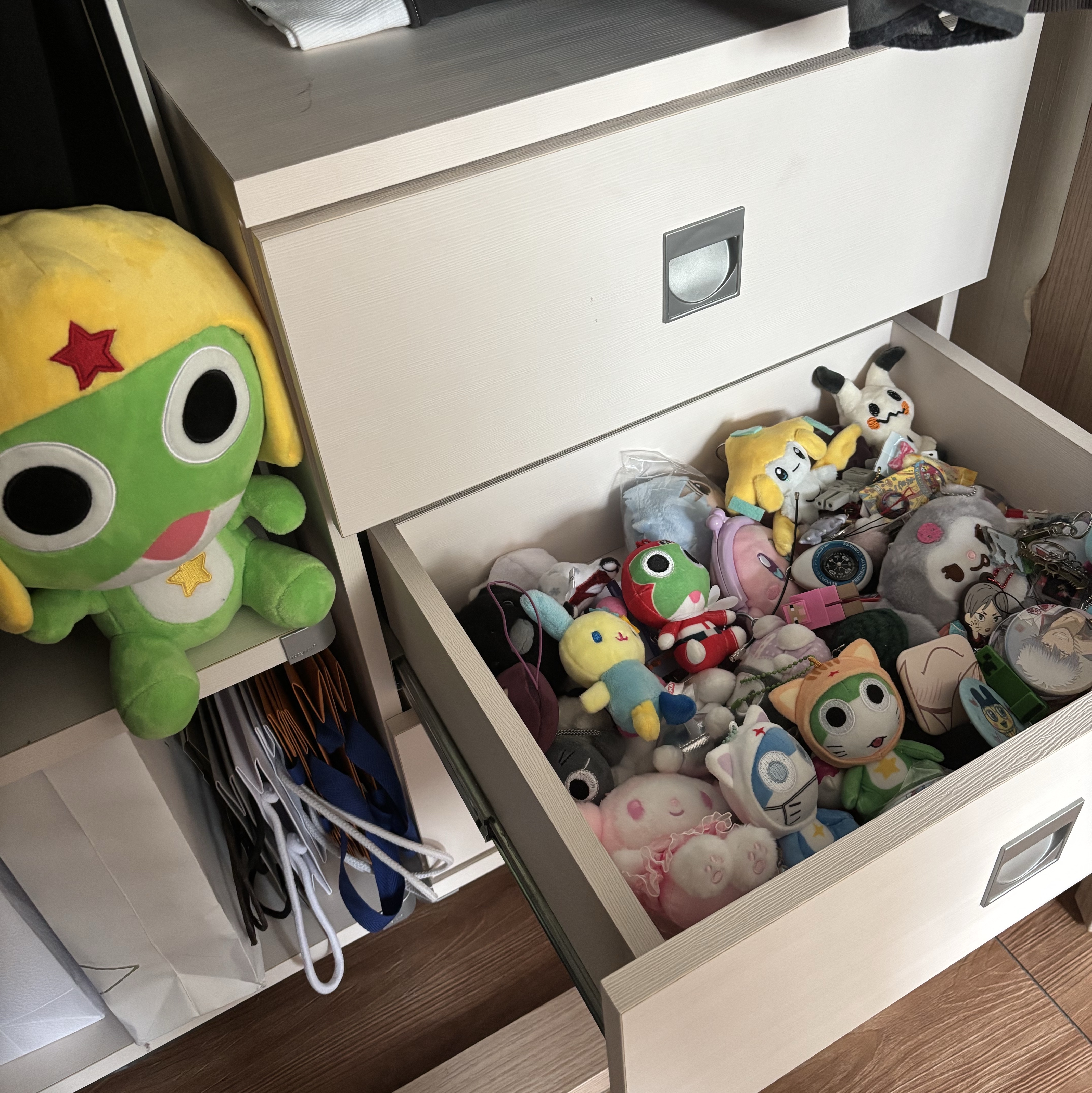 Many a Little Pokemon Ttarakyu Keyring 8Cm, Many a Little Sanrio Key Ring U Sa Ha Na 8cm 착용 스타일