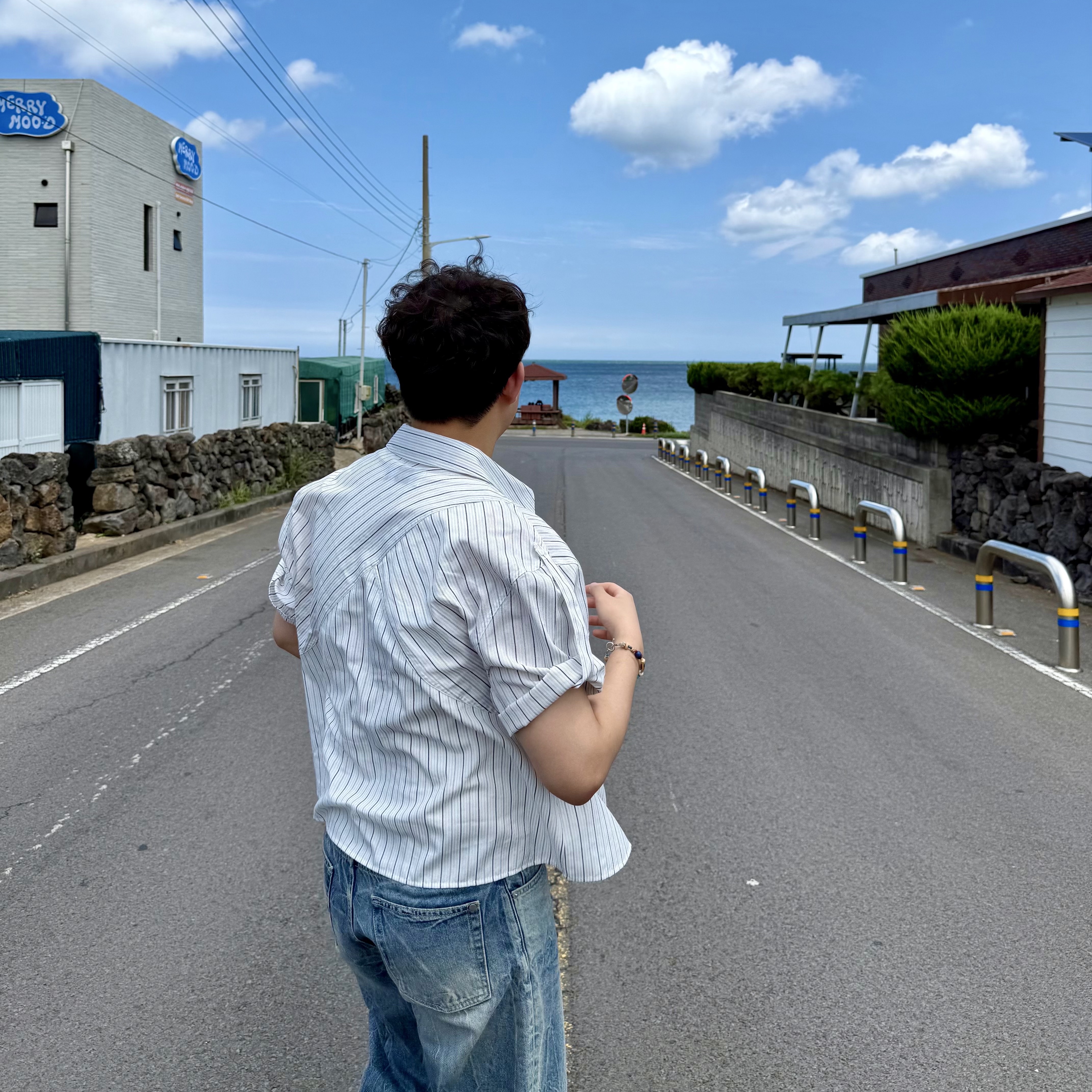 [KREAM 단독] Waviness Horizon Stripe Half Shirts Black Stripe - 25FW 착용 스타일 - 2