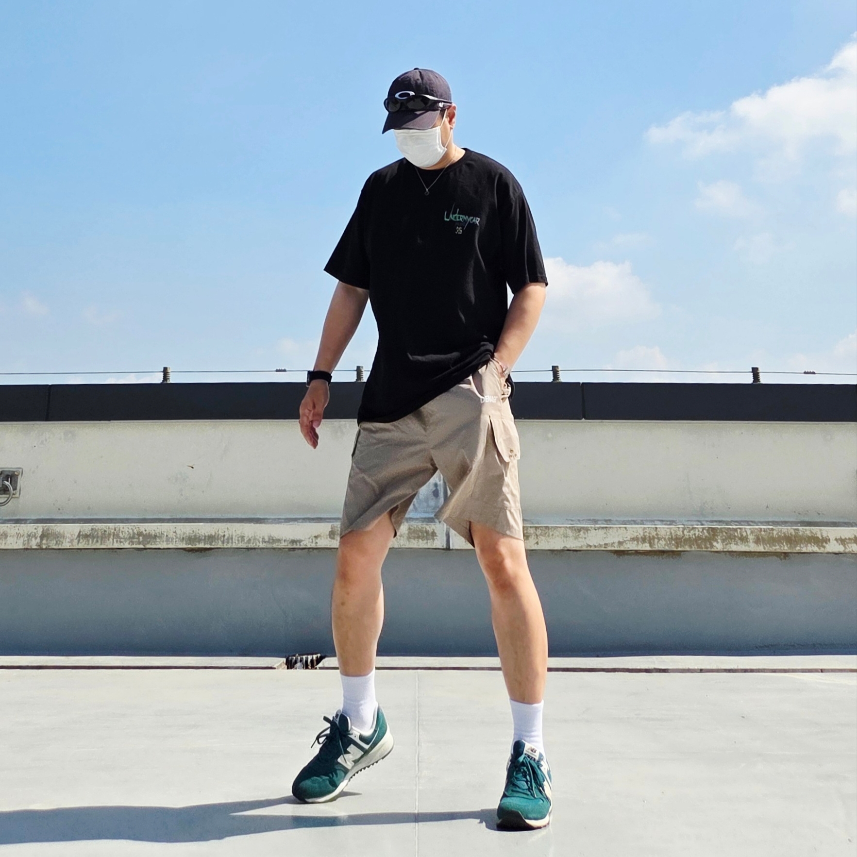 Oakley Remix Dad Hat Blackout, Oakley Eye Jacket Redux Matte Black Frame Prizm Grey Lenses High Bridge Fit 착용 스타일 - 1