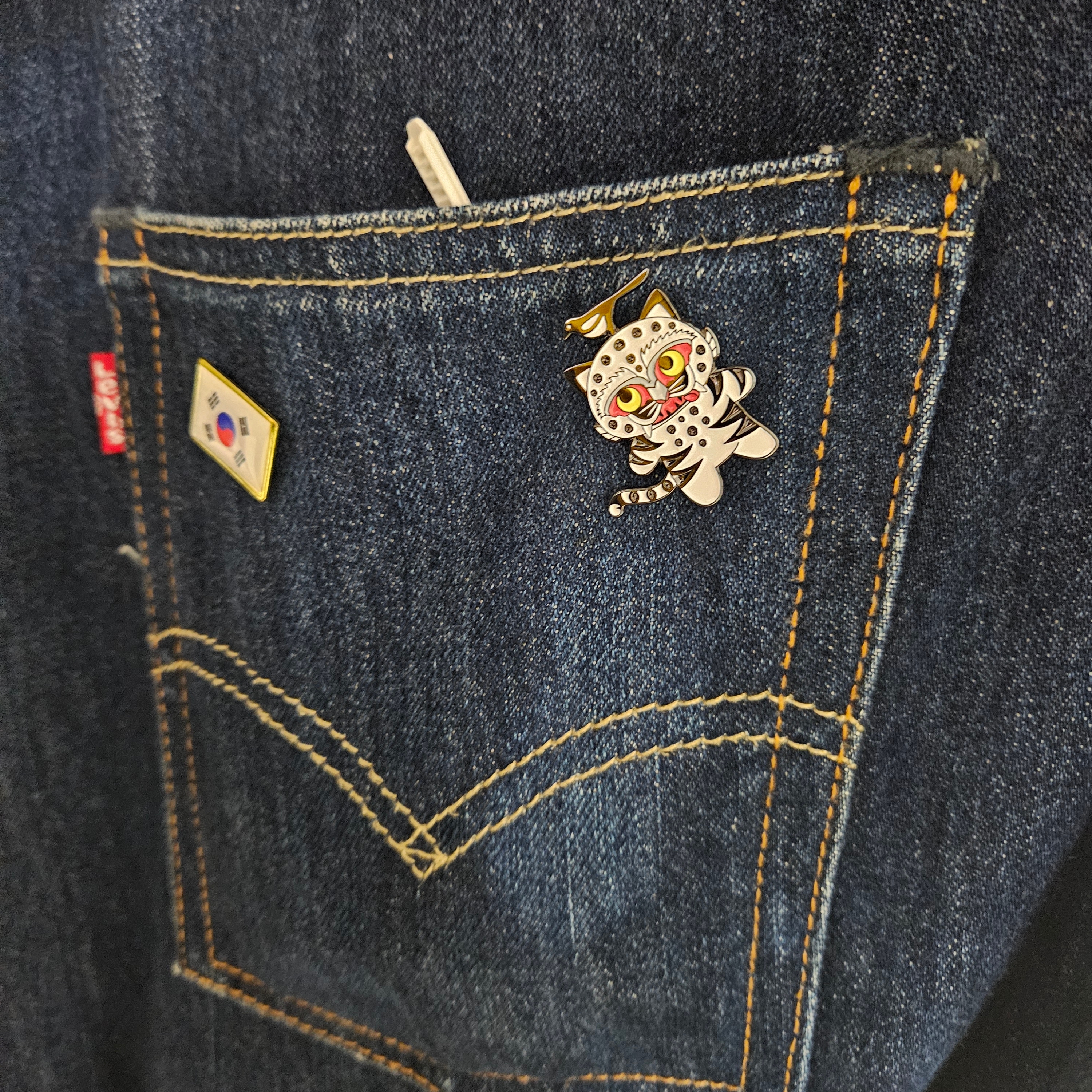 Muds Kkachi Tiger Badge 착용 스타일