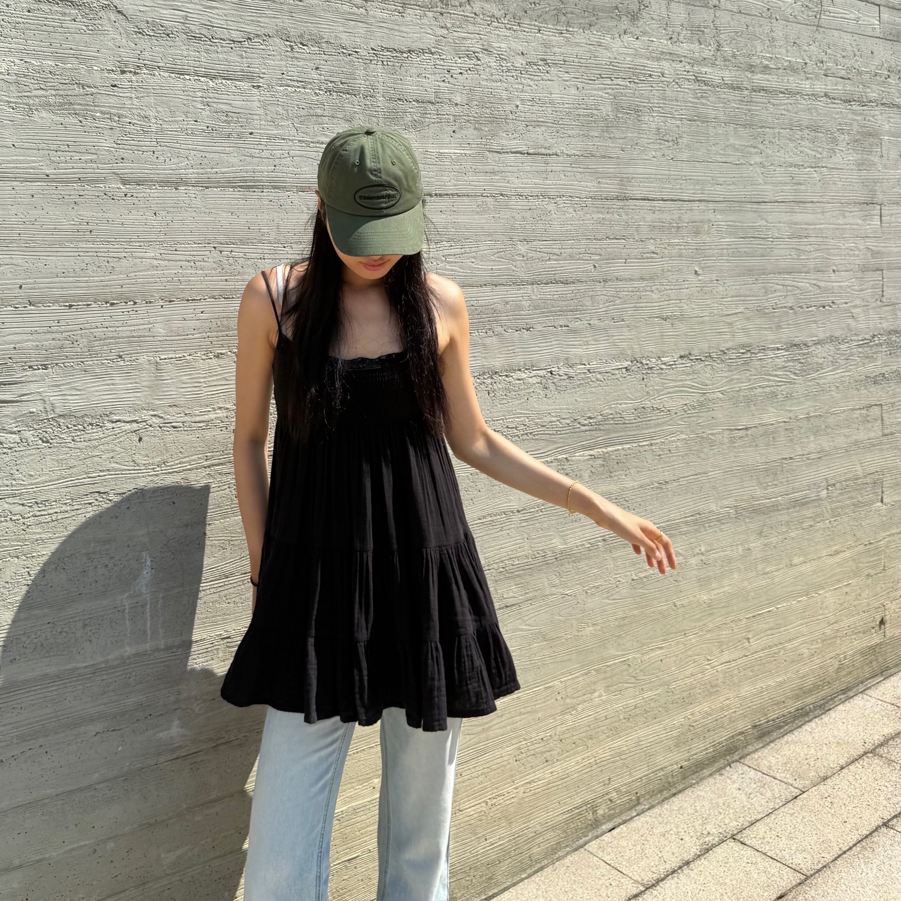 Oofos OOriginal Black 착용 스타일 - 2
