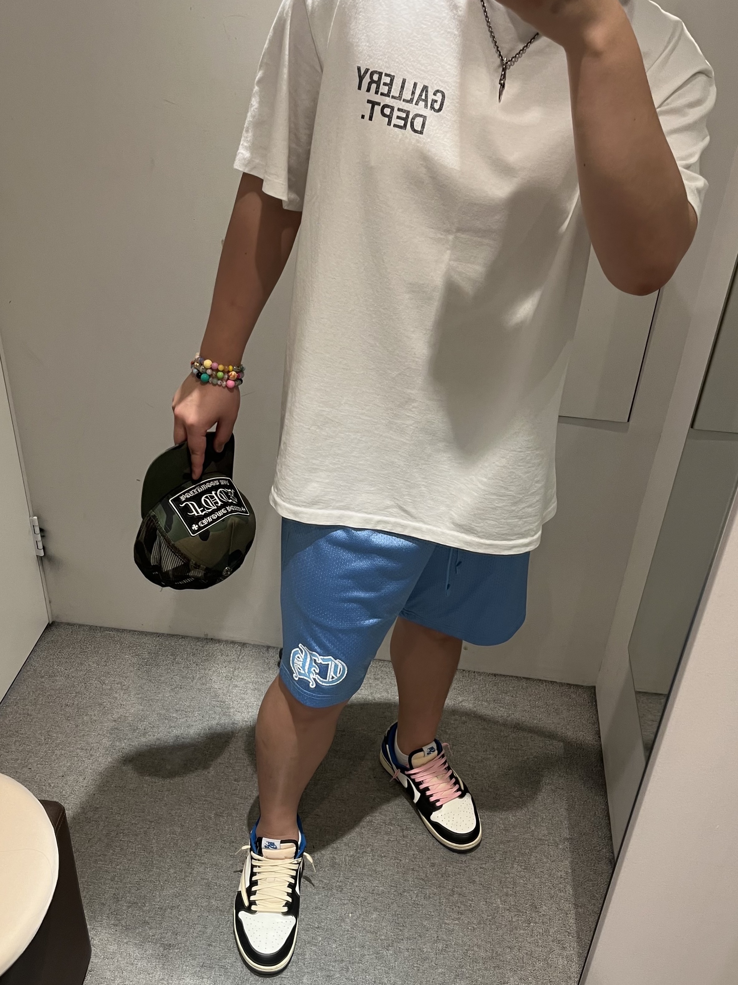 Jordan 1 x Travis Scott x Fragment Retro Low OG SP Military Blue 착용 스타일