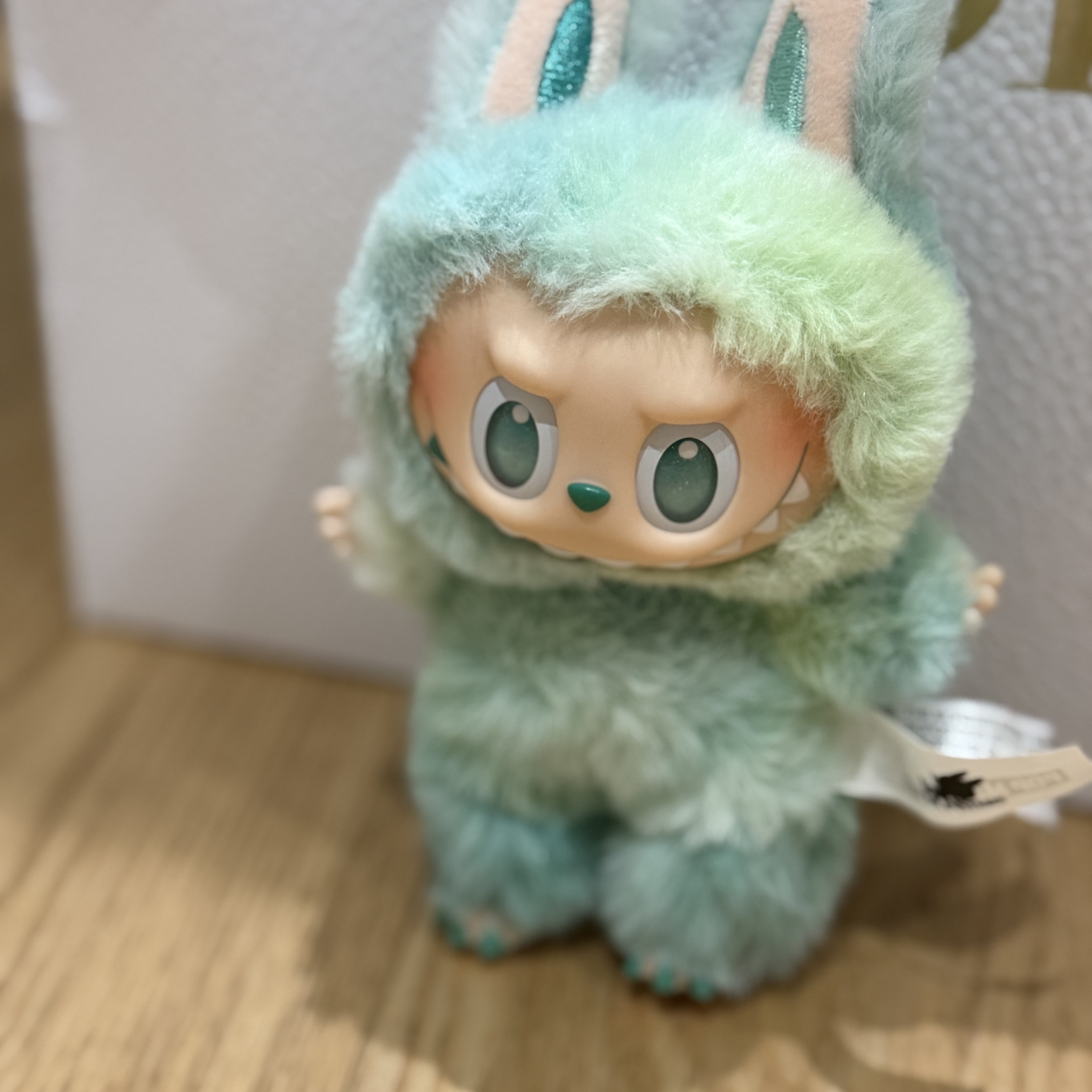 Pop Mart Labubu The Monsters Highlight Series Serenity Keyring (Opened Case), Pop Mart Labubu The Monsters Highlight Series Happiness Keyring (Opened Case) 착용 스타일 - 2