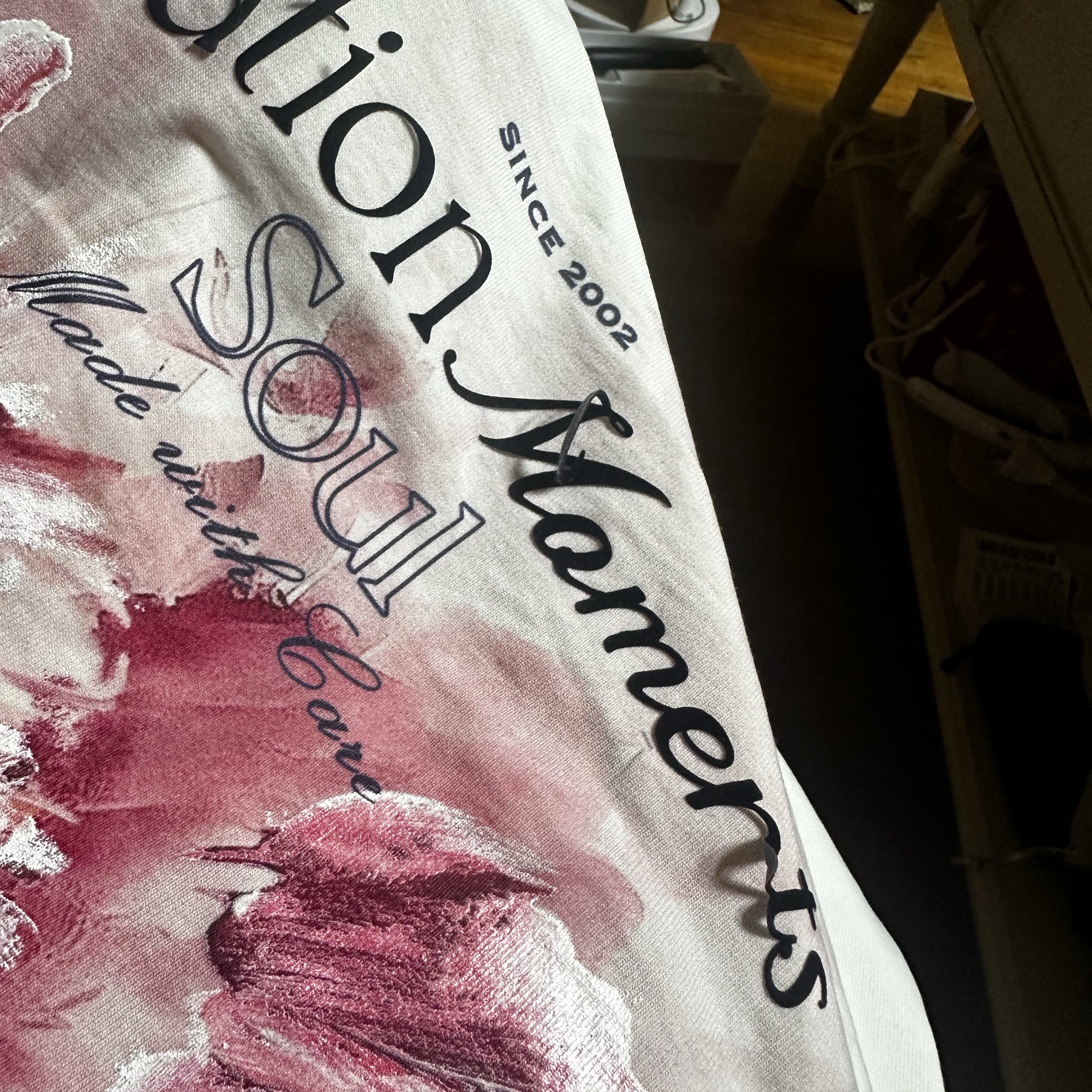 Wooyoungmi Flower Back Logo T-Shirt Ivory - 25SS 착용 스타일 - 1
